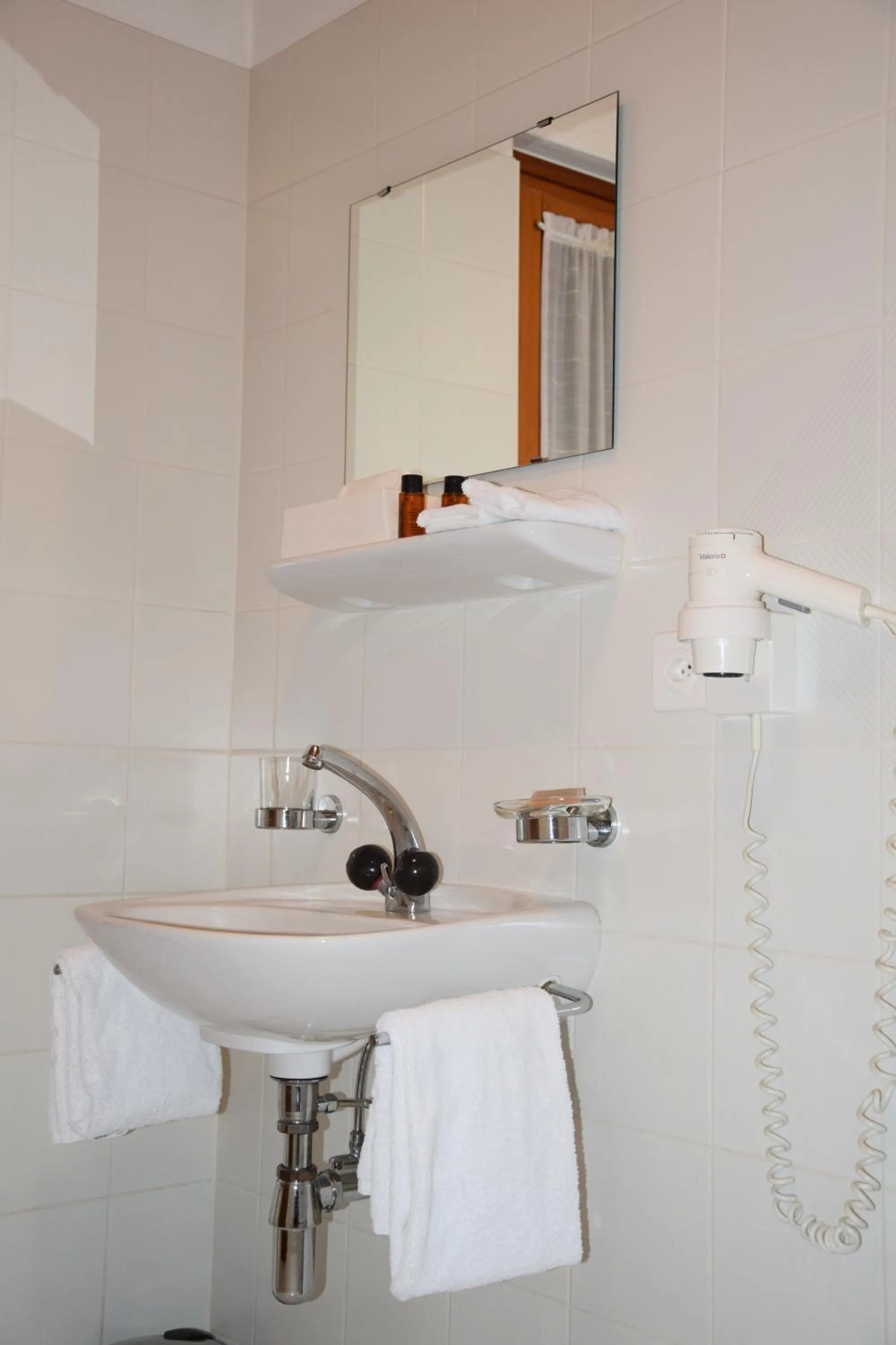 Bathroom in Hotel Santana