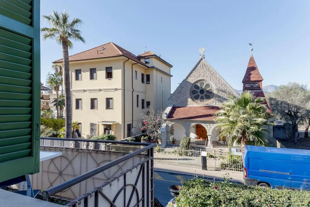 Victoria Hall Bordighera - 2 bedroom apartment - Parking