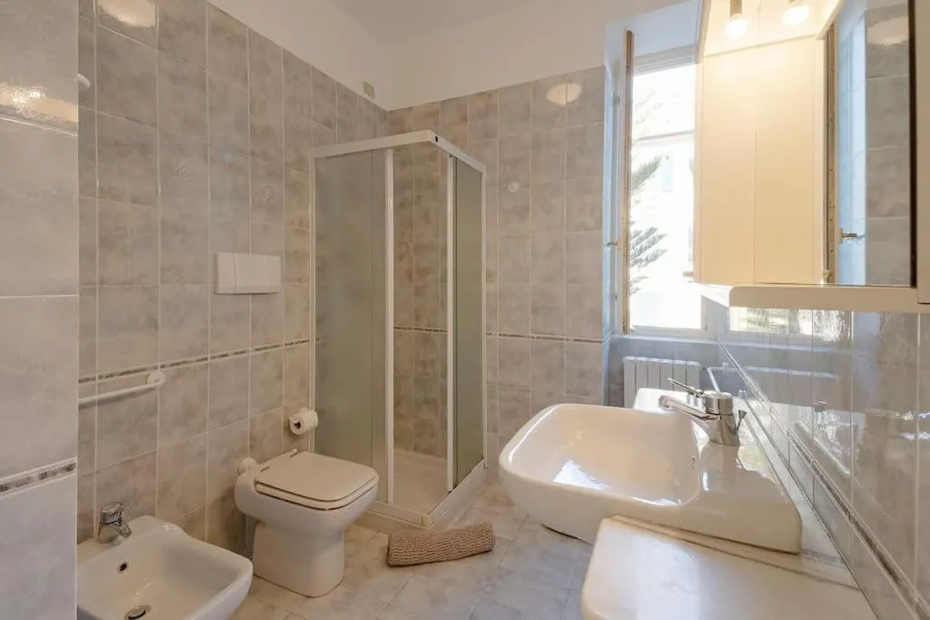 Victoria Hall Bordighera - 2 bedroom apartment - Parking
