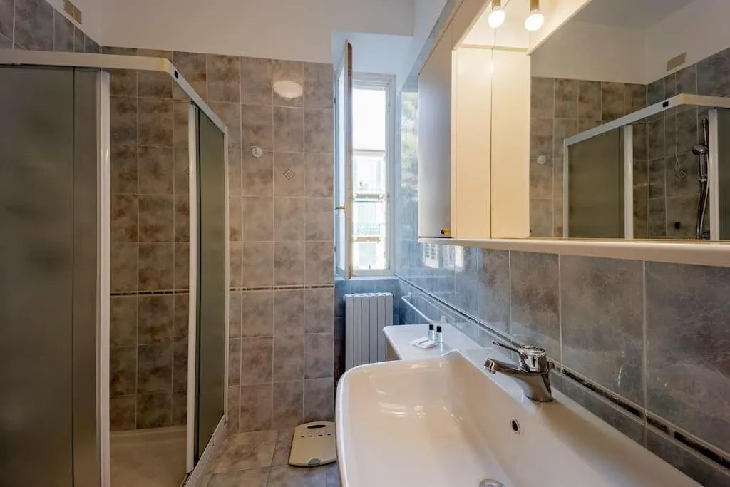 Victoria Hall Bordighera - 2 bedroom apartment - Parking