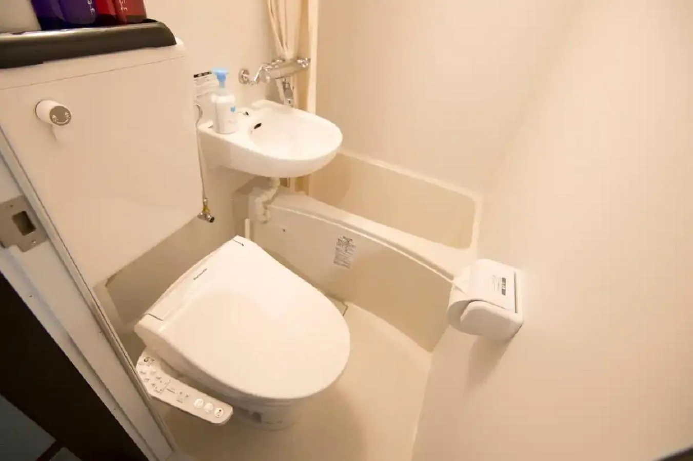 Toilet in akihabara marutomo hotel