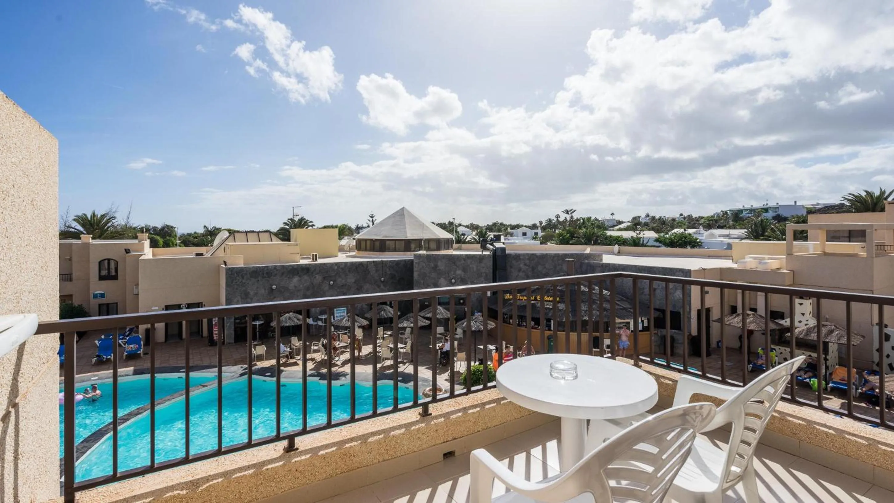 Swimming pool in BLUESEA Costa Teguise Gardens
