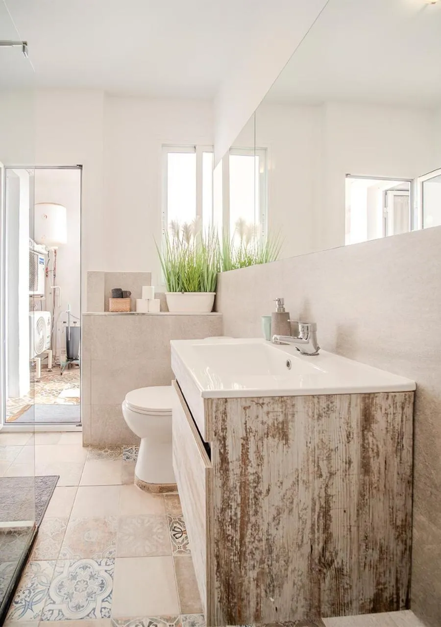 Bathroom in Aroma D’ Valencia