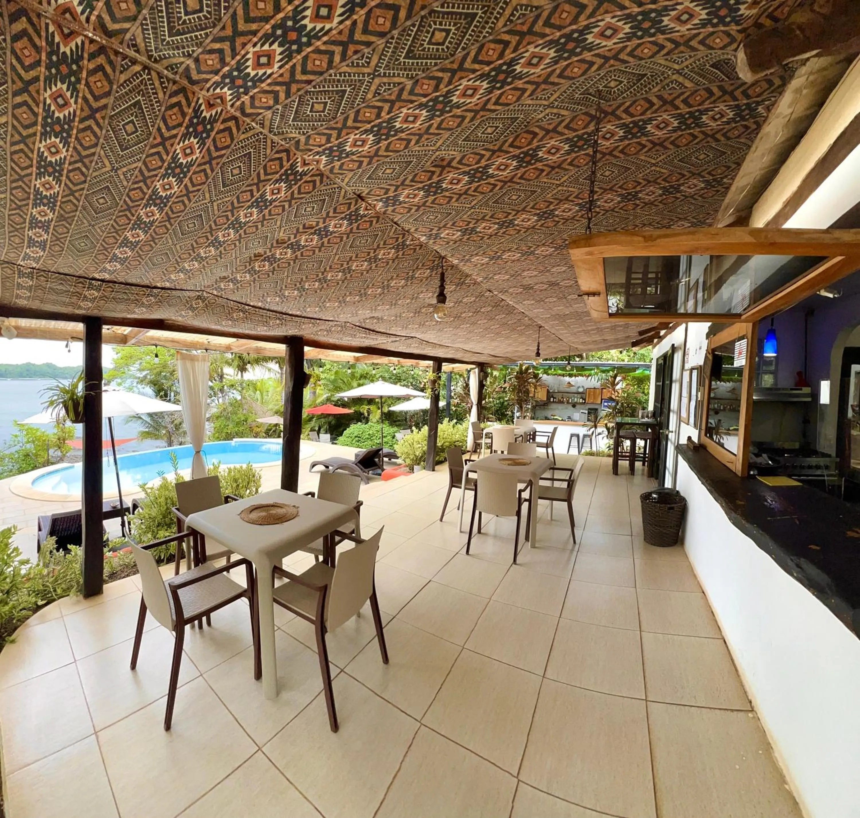 Restaurant/places to eat in Nativo