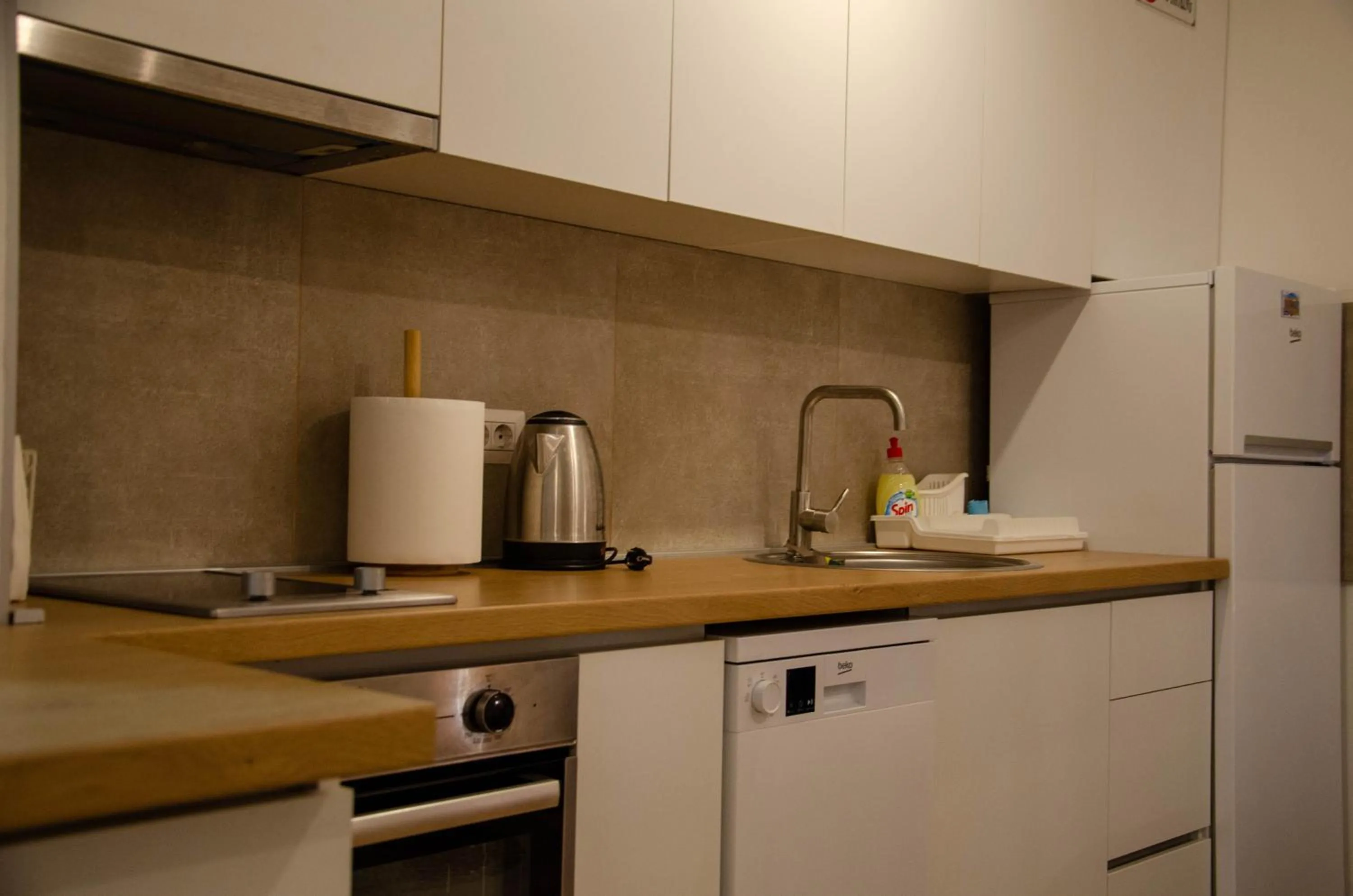 Kitchen or kitchenette in Modern Rajcikk Apartment nearby downtown & Vardar river