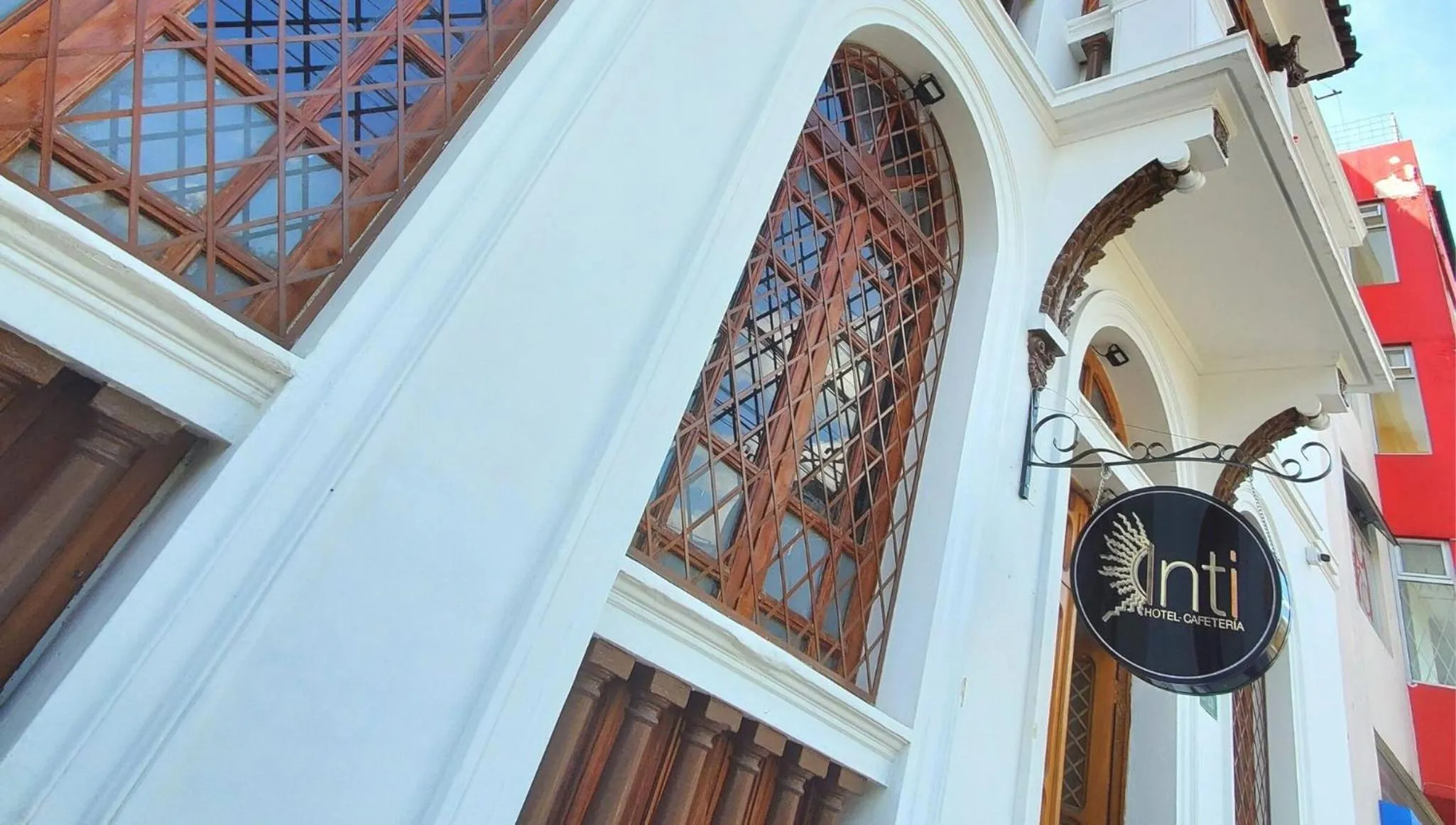 Property building in Hotel Inti Quito