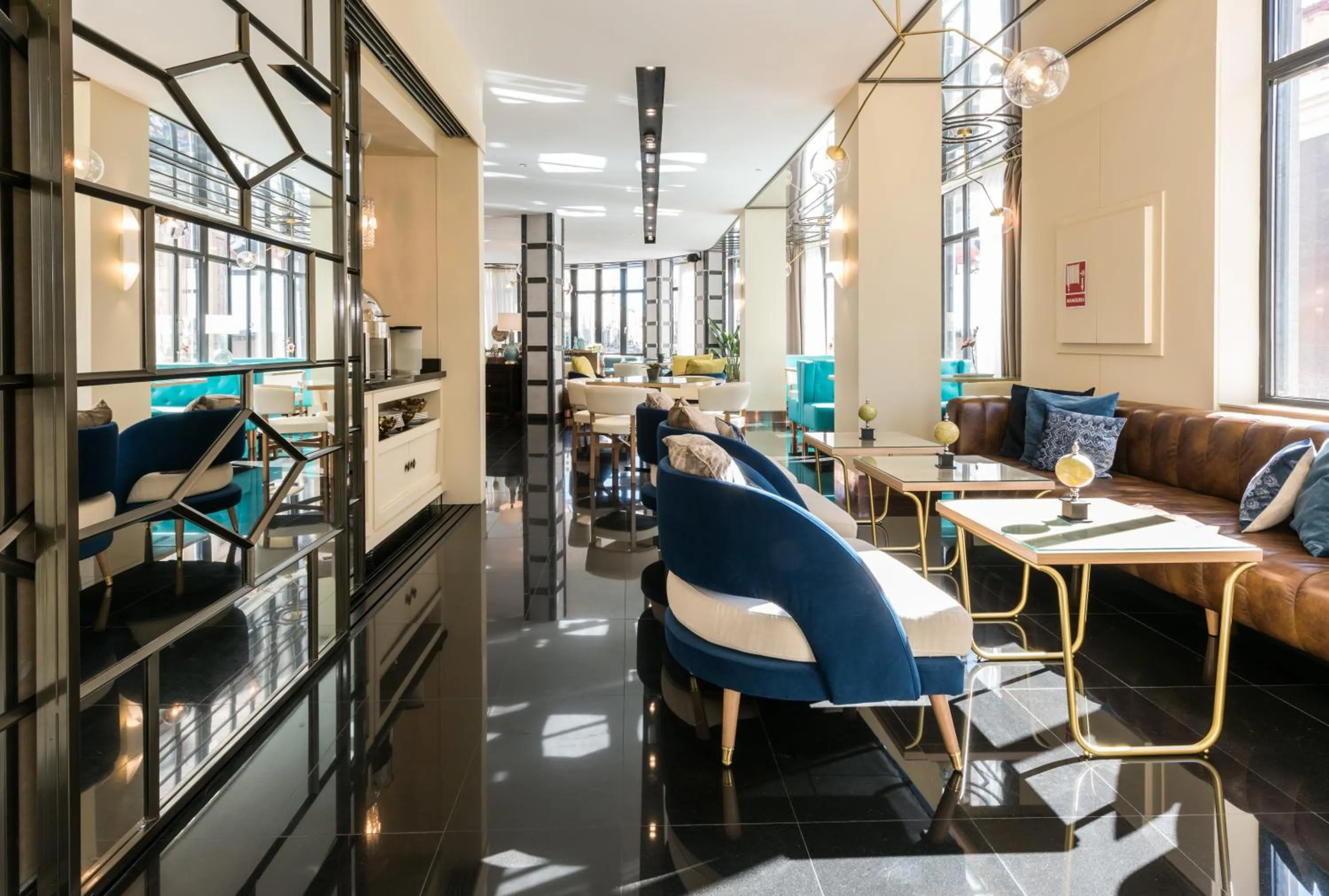 Restaurant/places to eat in Vincci Capitol