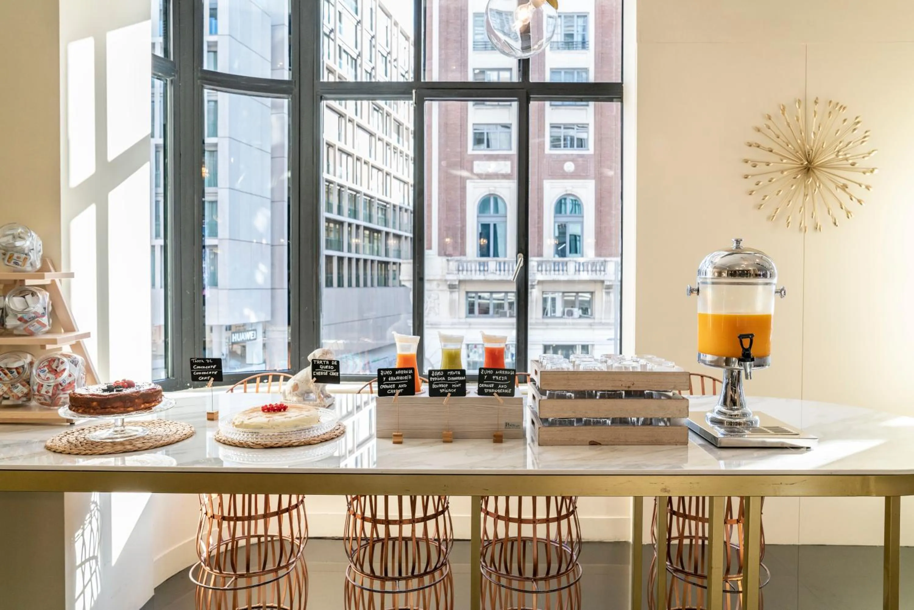 Buffet breakfast in Vincci Capitol