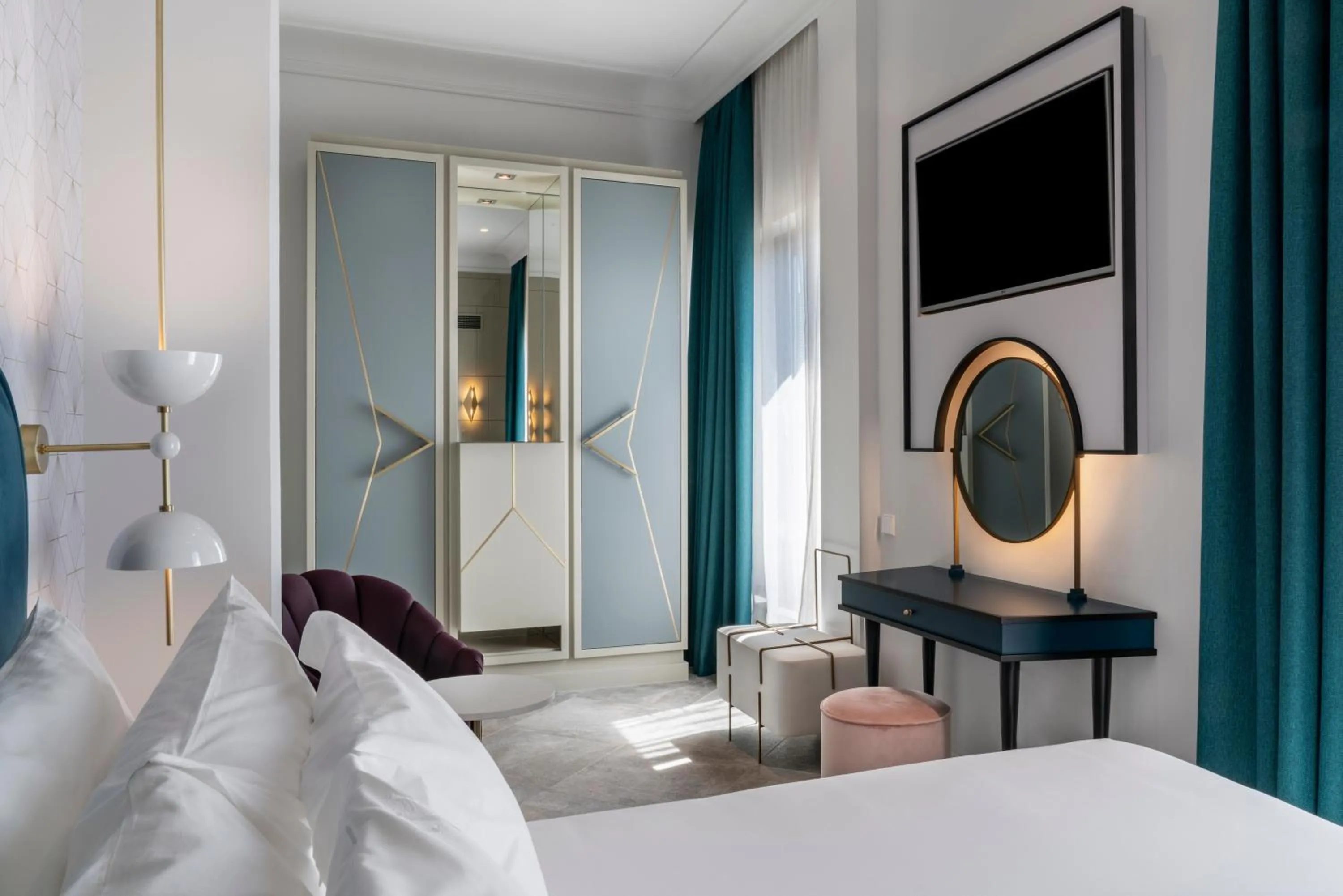 TV and multimedia, Bed in Vincci Capitol