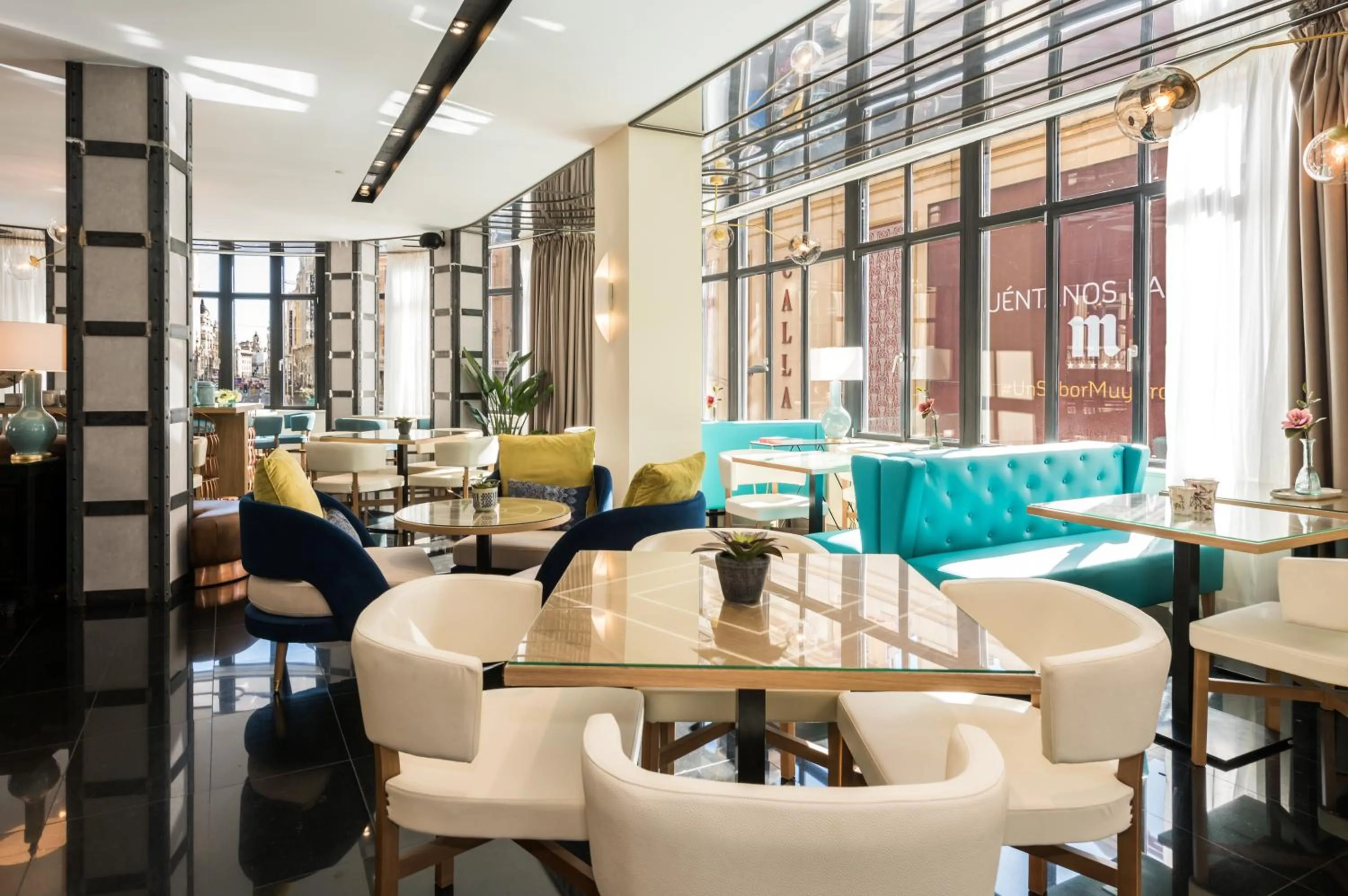 Restaurant/places to eat in Vincci Capitol