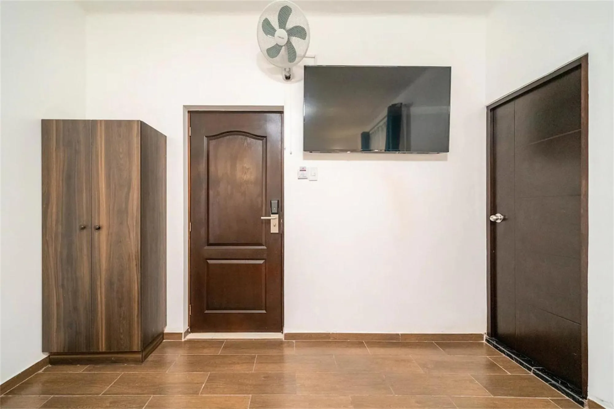 wardrobe in Manantial Hostal No.004