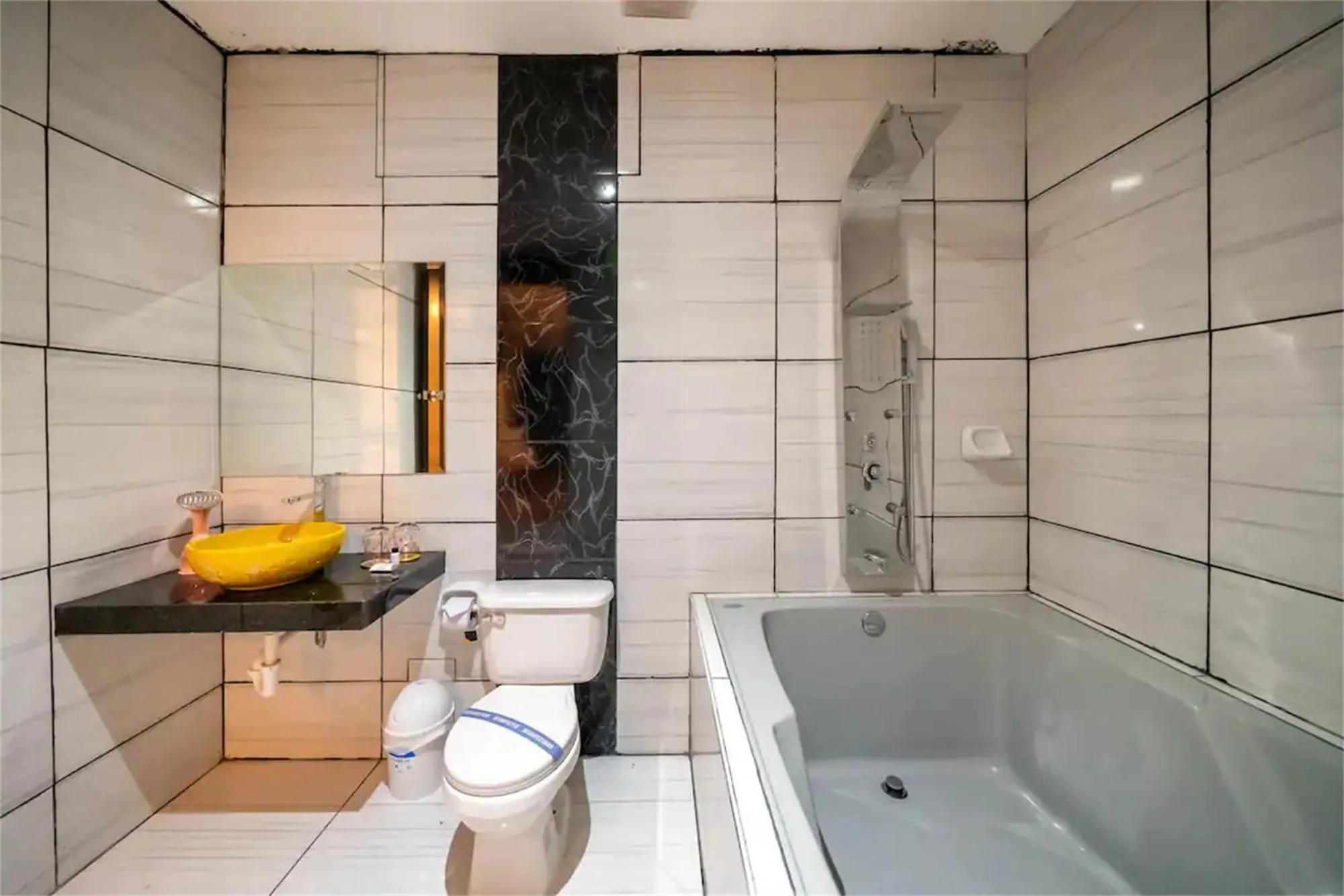 Shower in Manantial Hostal No.004