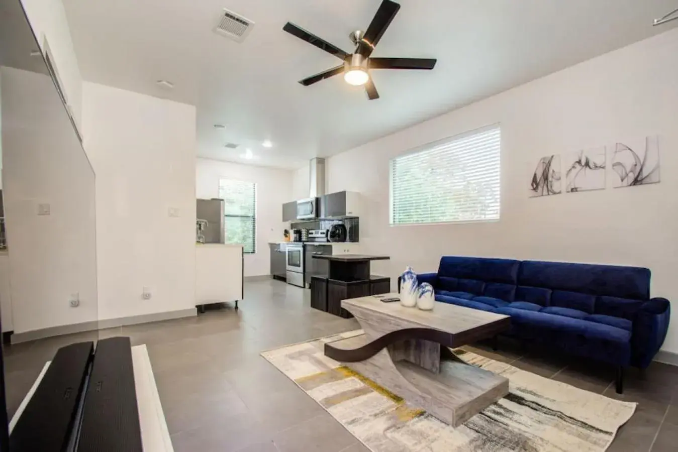 Modern 2 Bedroom 2 Bathroom Near Downtown Houston Modern 2 Bedroom 2 Bathroom Near Downtown Houston