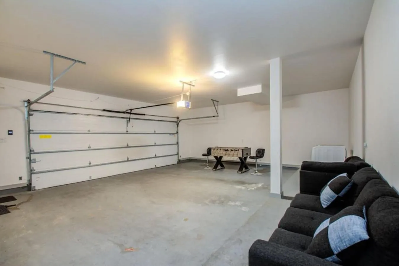 Modern 2 Bedroom 2 Bathroom Near Downtown Houston