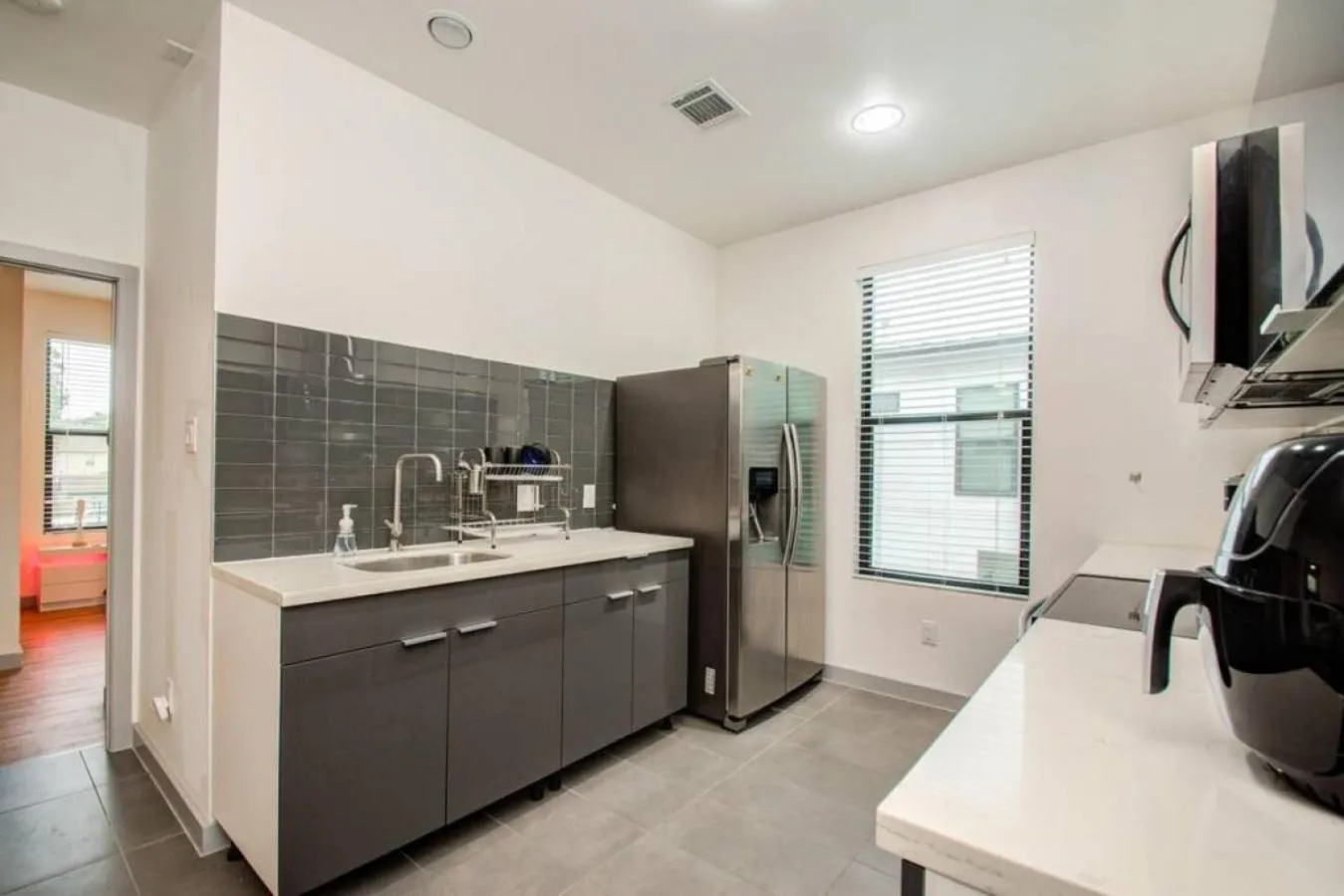 Modern 2 Bedroom 2 Bathroom Near Downtown Houston