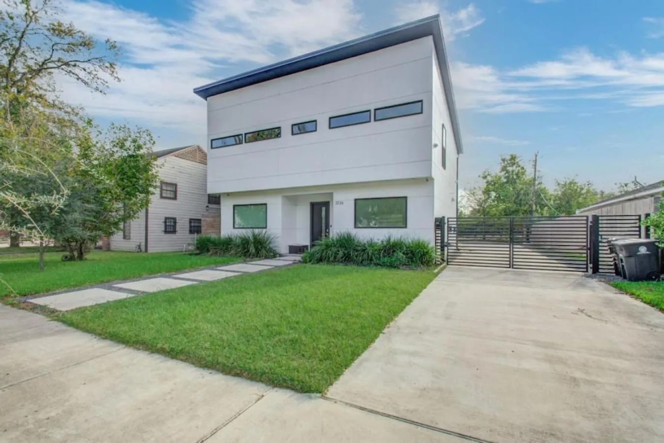 Modern 2 Bedroom 2 Bathroom Near Downtown Houston