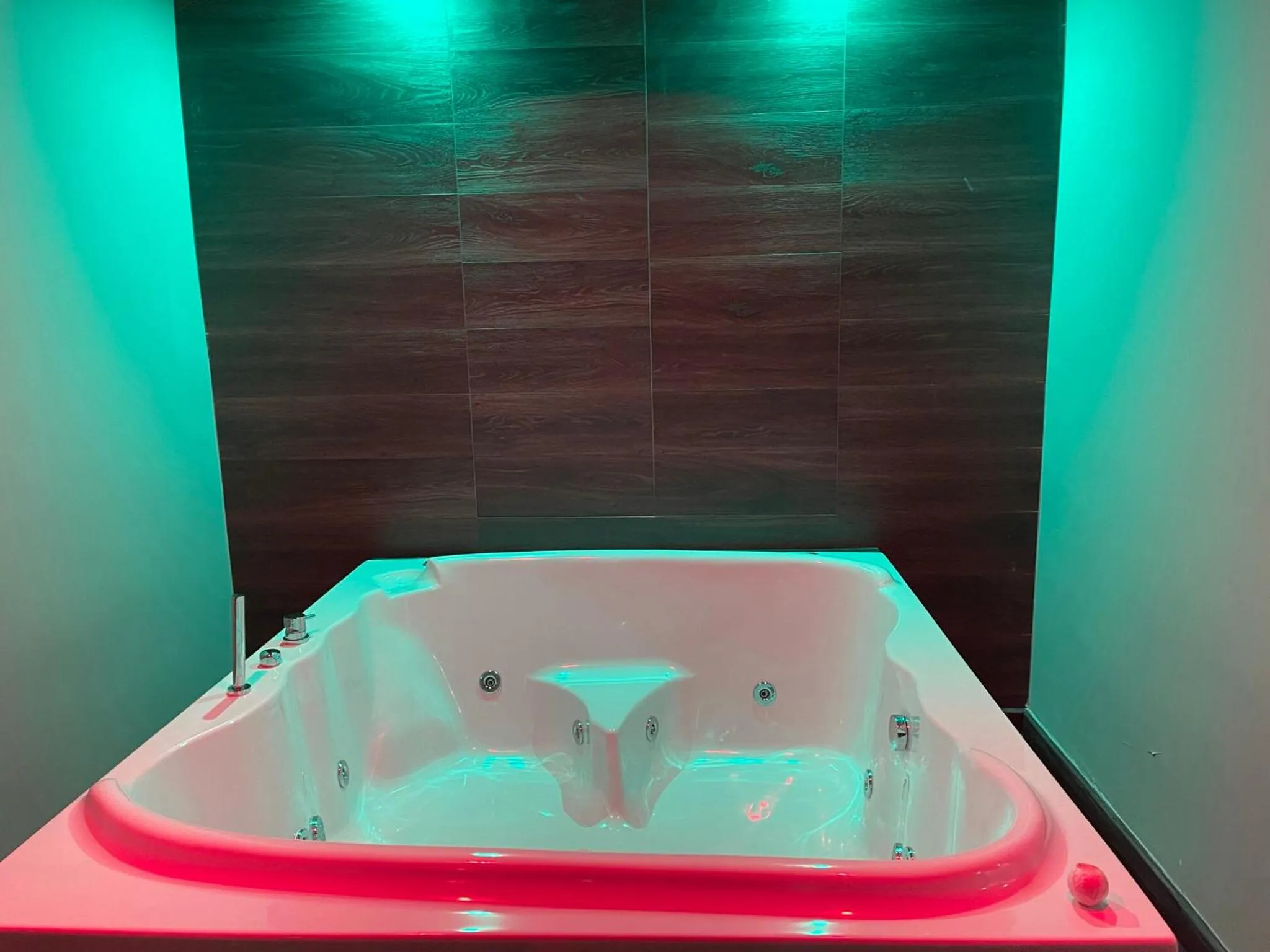 Hot Tub in Aparthotel Arenteiro