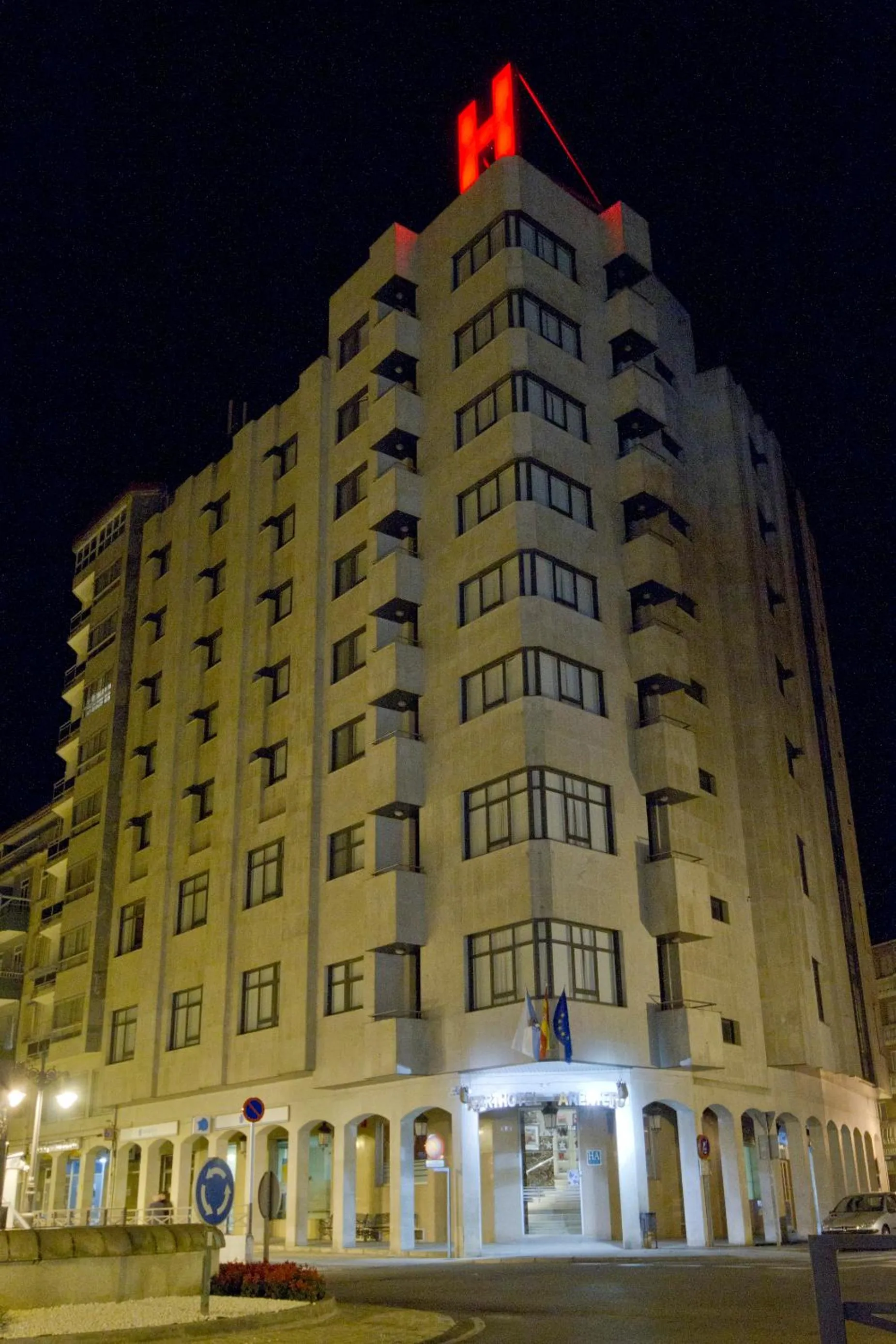 Property building in Aparthotel Arenteiro