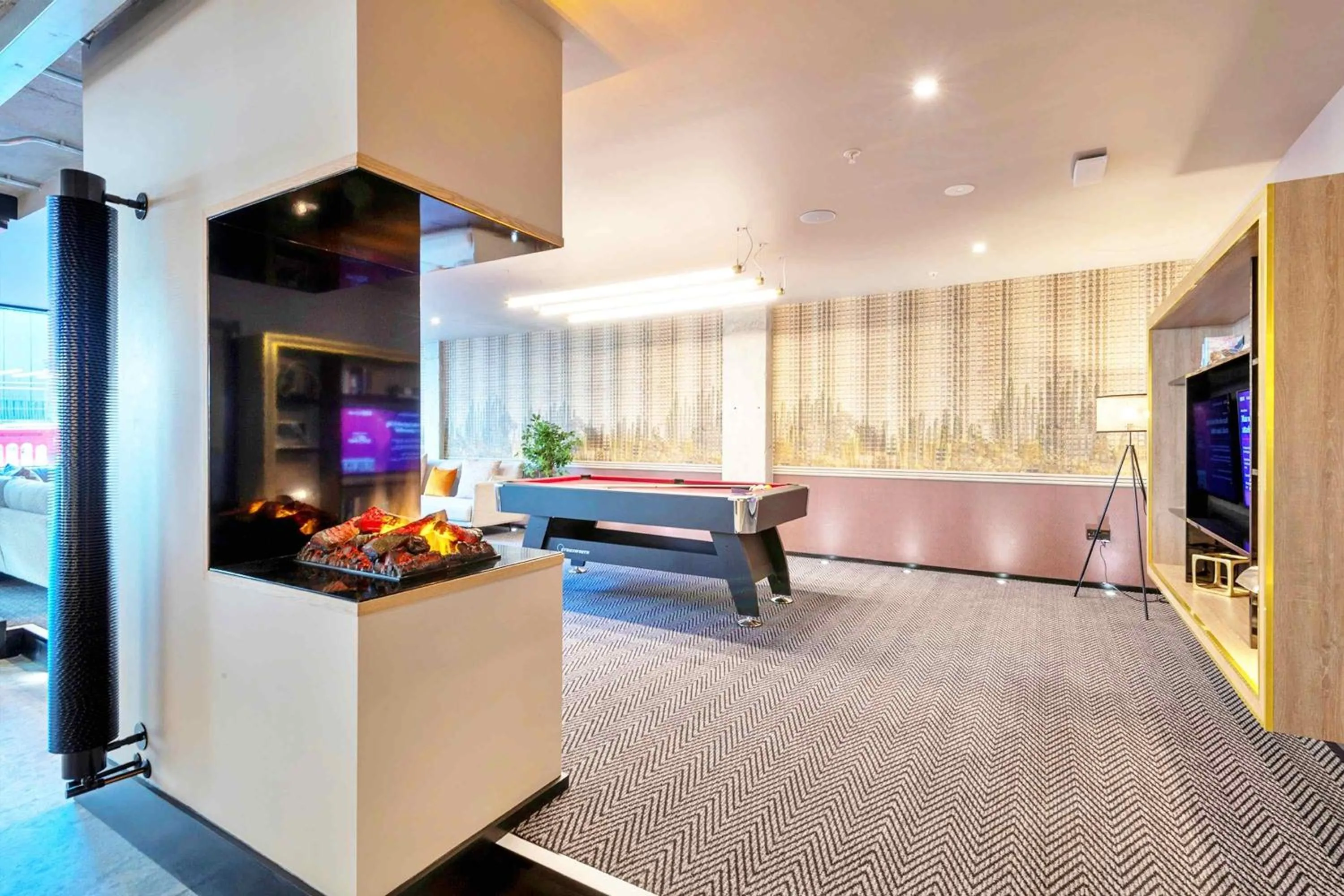 Lobby or reception in Sandman Signature Glasgow Hotel
