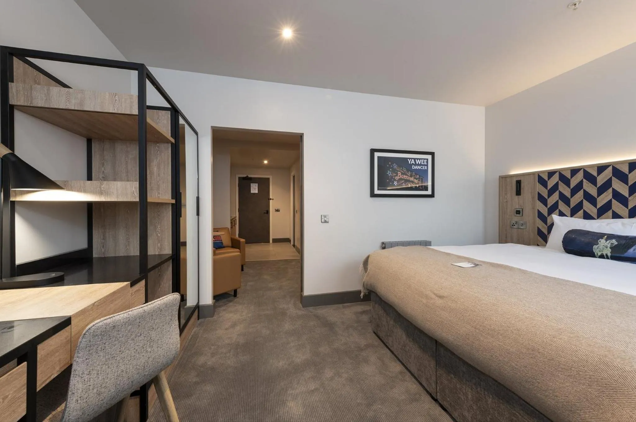 Photo of the whole room, Bed in Sandman Signature Glasgow Hotel