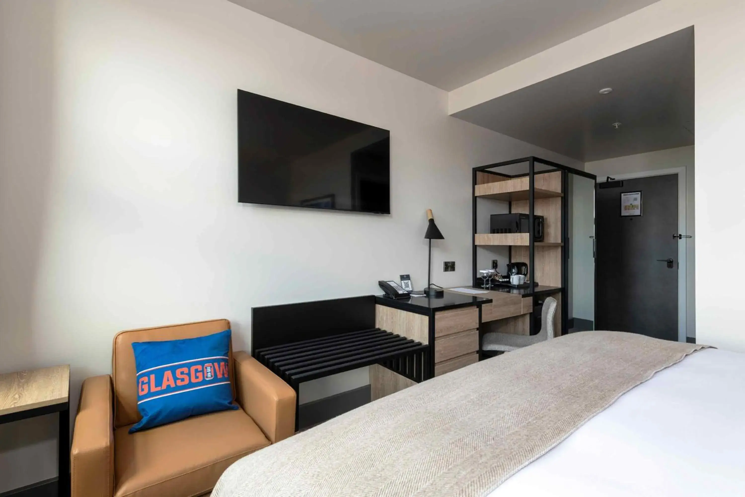 Photo of the whole room, Bed in Sandman Signature Glasgow Hotel Photo of the whole room, Bed in Sandman Signature Glasgow Hotel