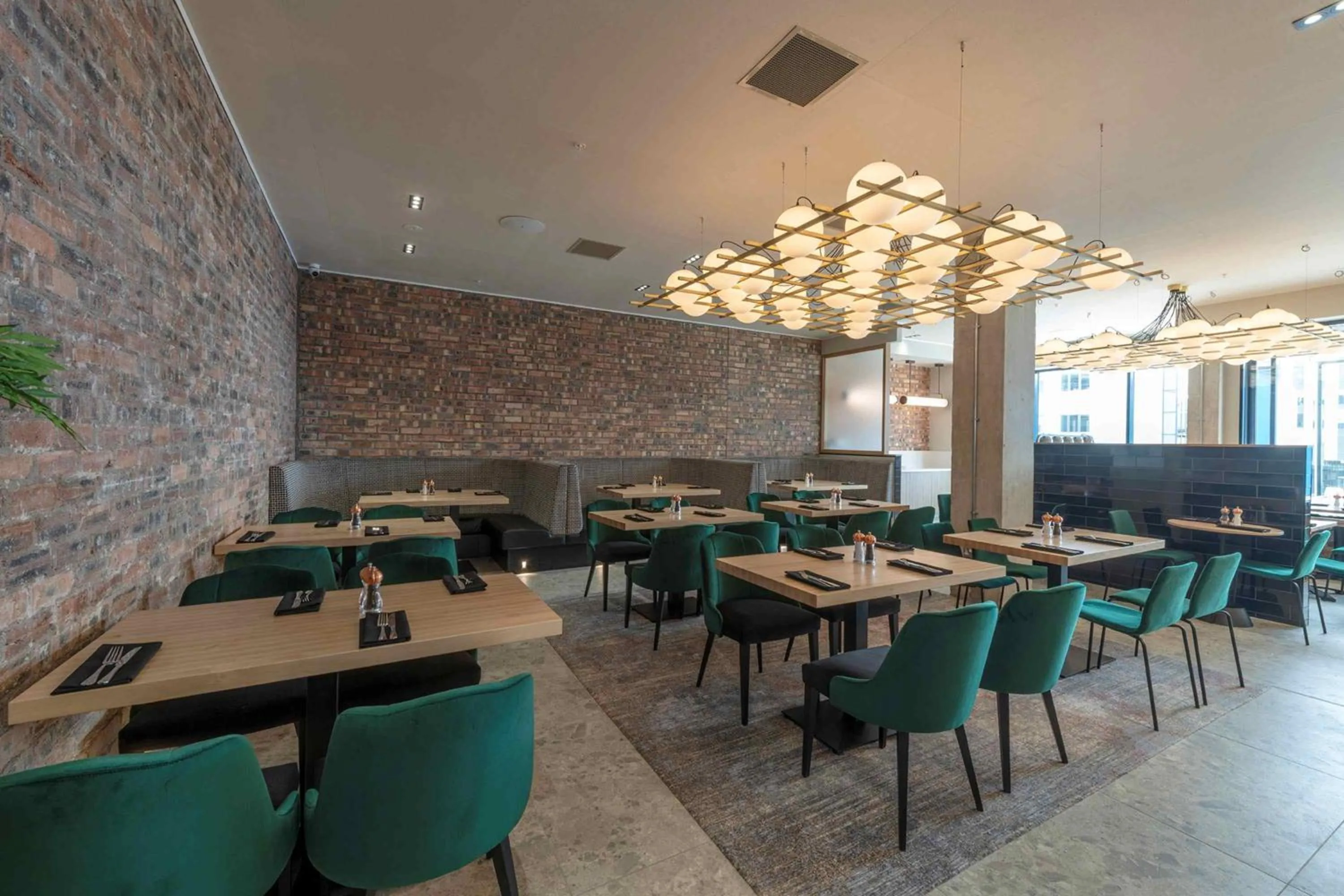 Restaurant/places to eat in Sandman Signature Glasgow Hotel