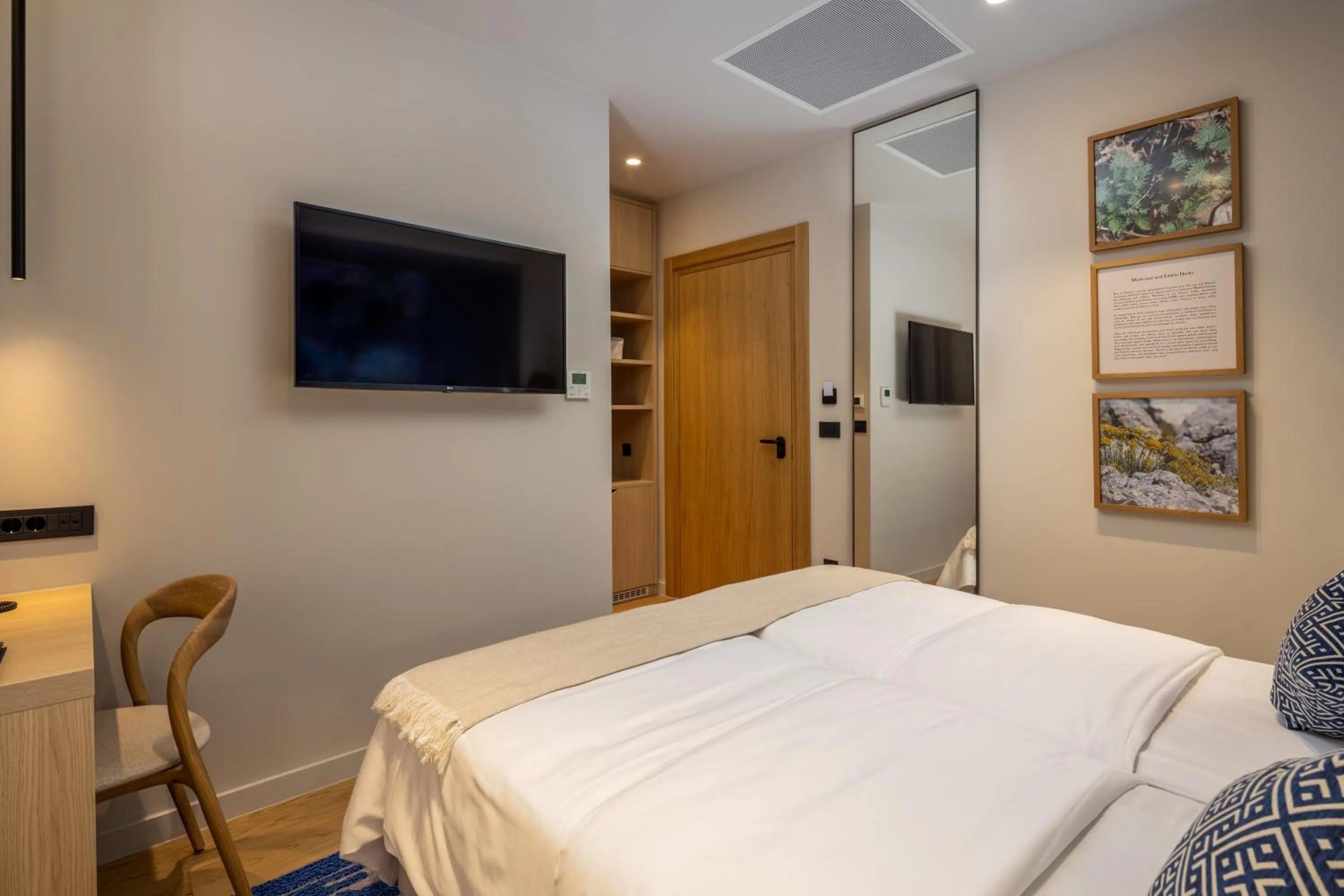 Bed in Emotheo Heritage Hotel