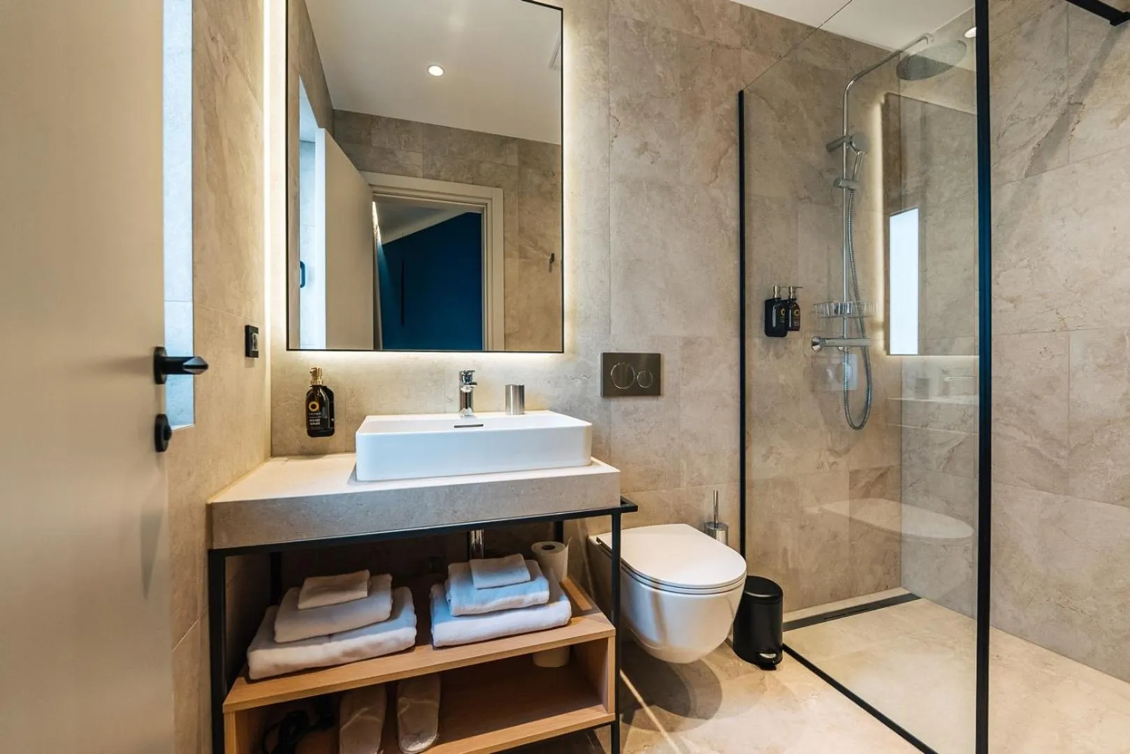 Shower in Emotheo Heritage Hotel