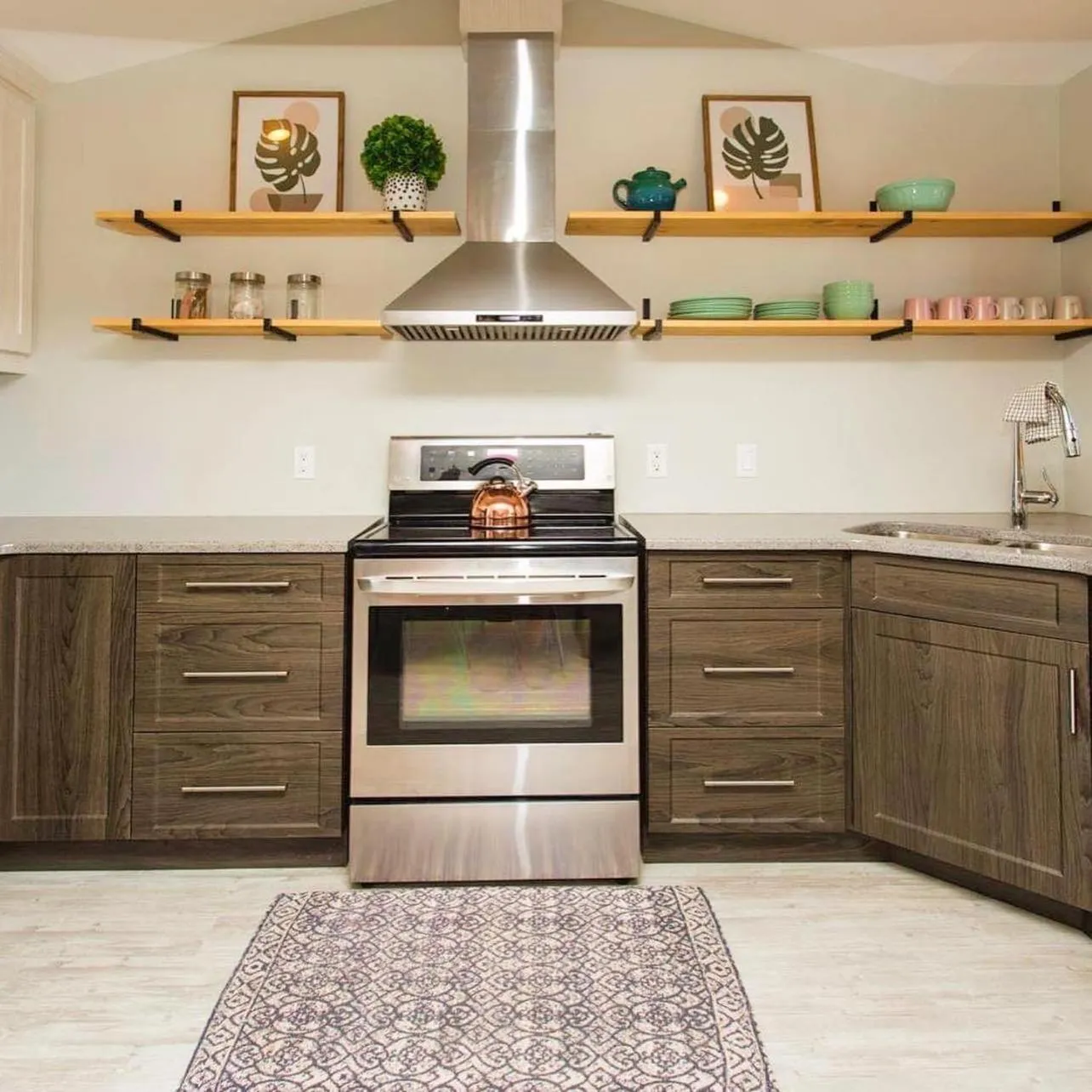 Kitchen or kitchenette in The Finch Beach Resort