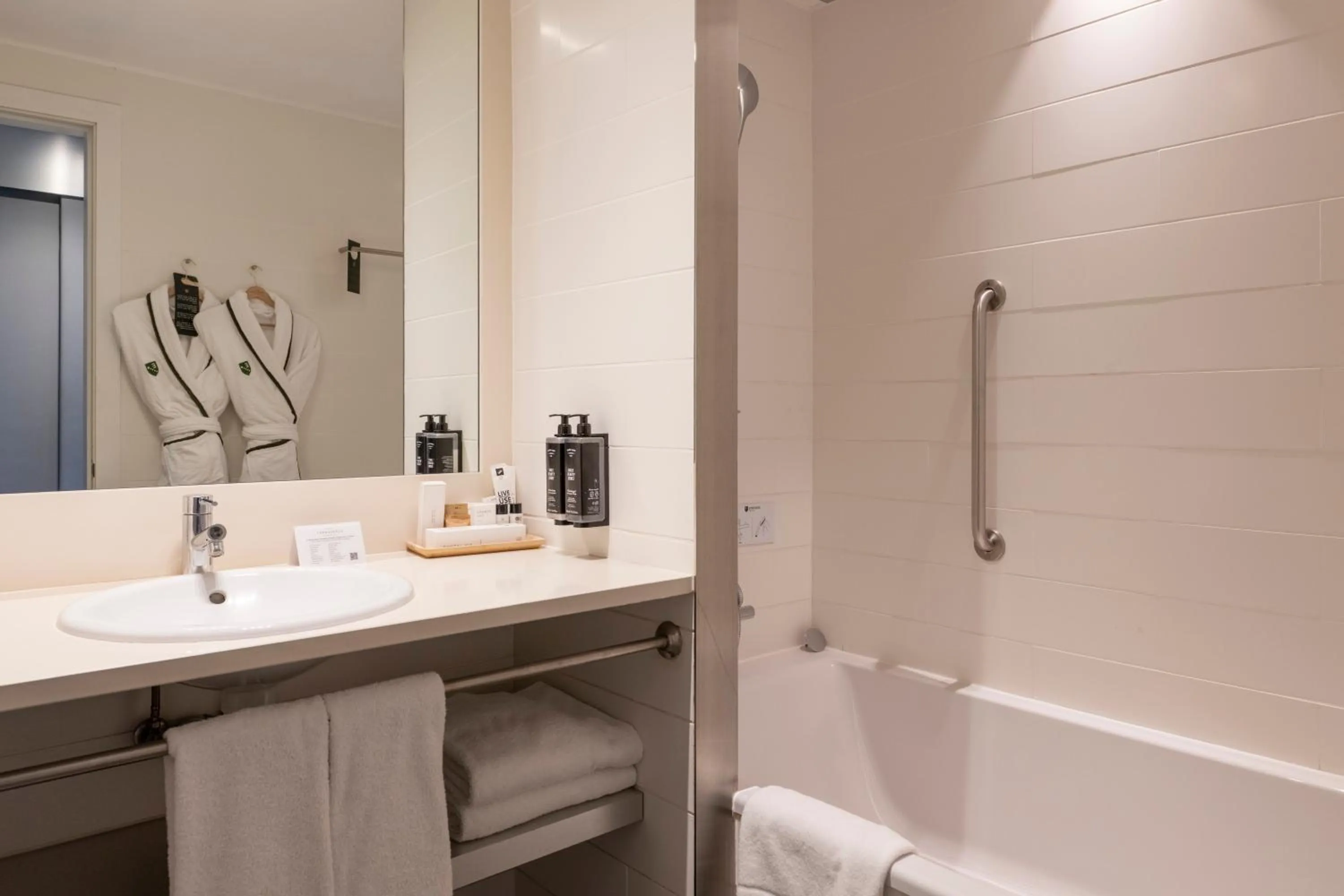 Bathroom in Hotel Terraverda at Empordà Golf Resort