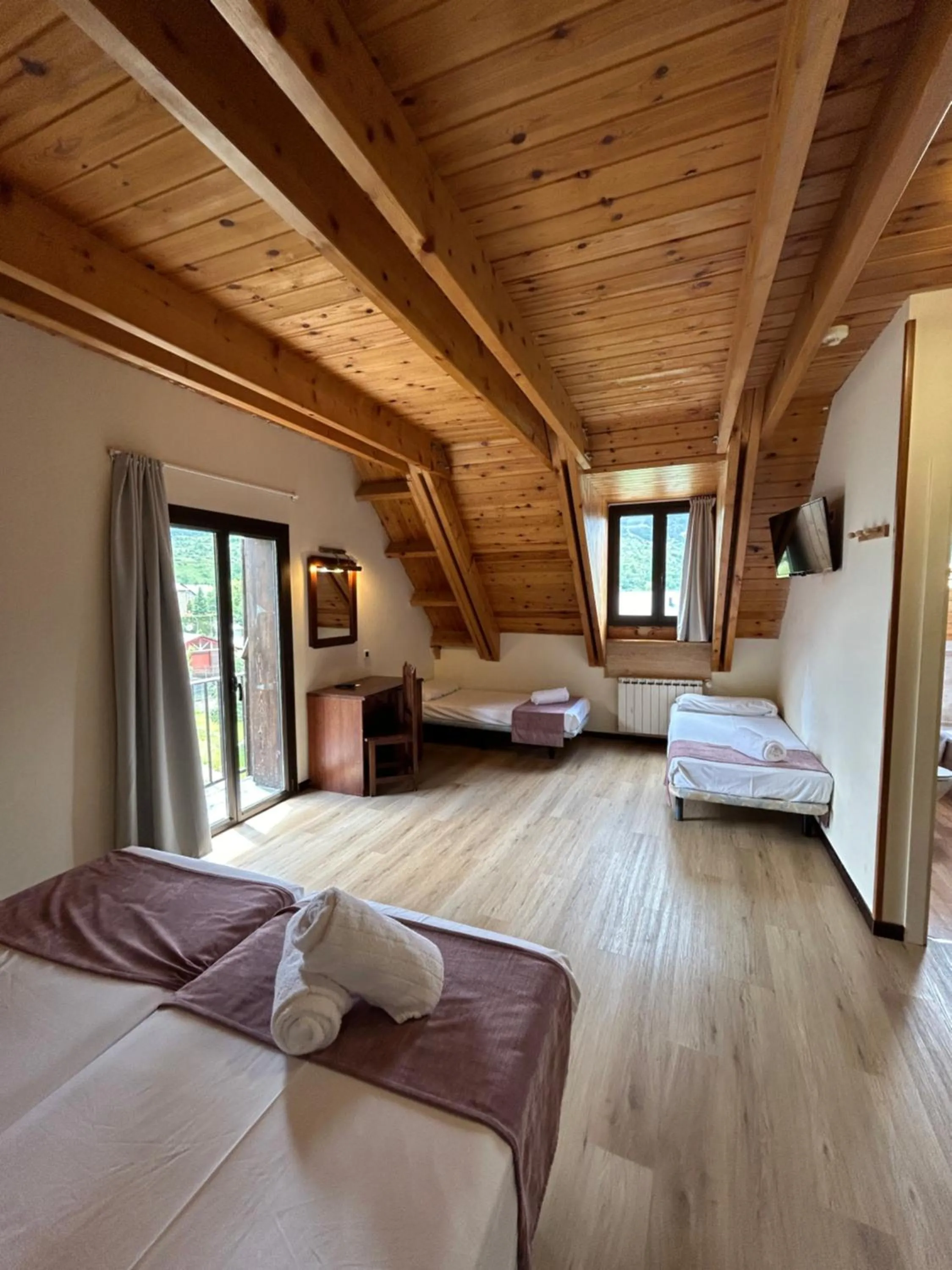 Bed in Hotel Romànic