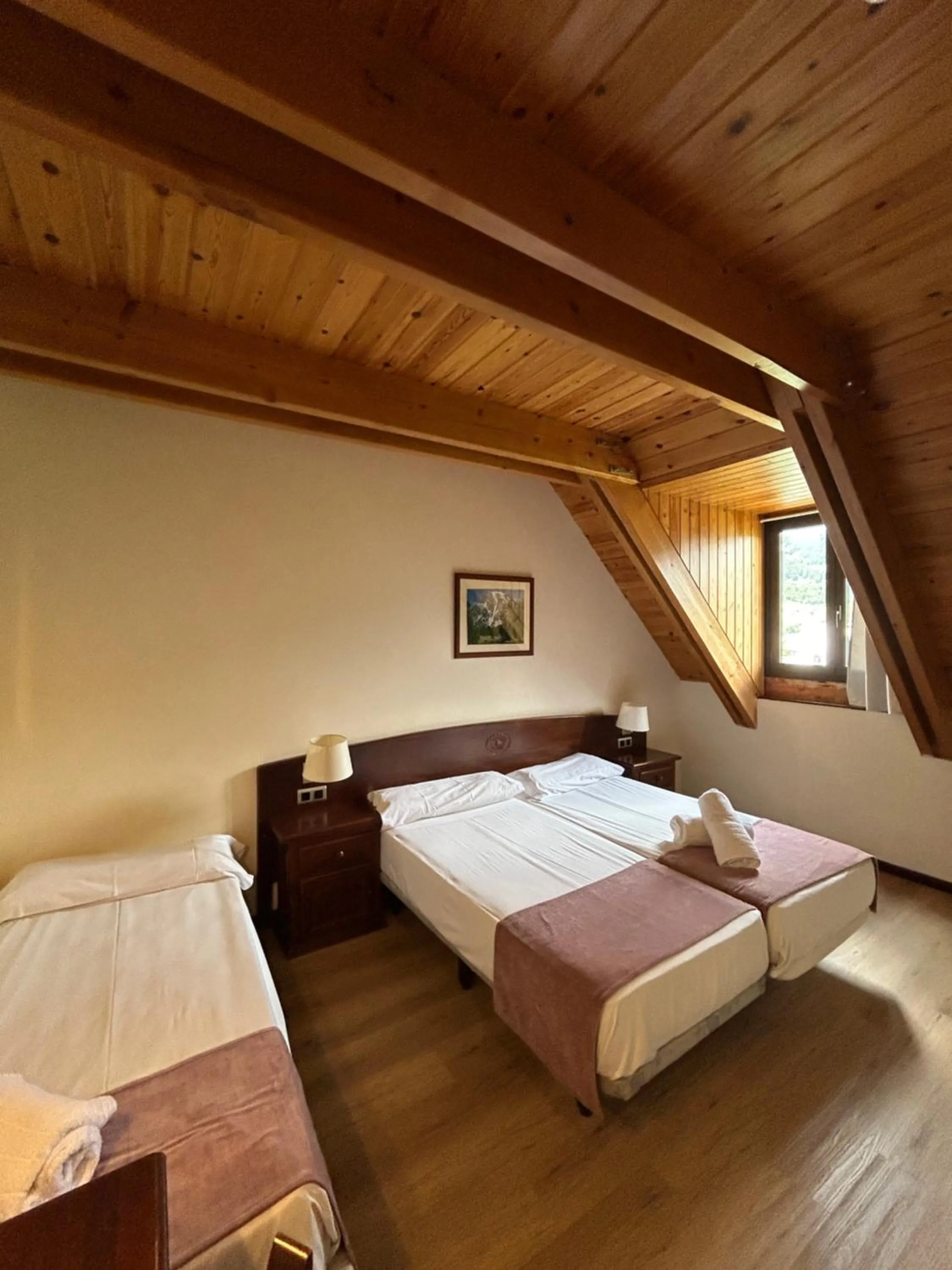 Bed in Hotel Romànic