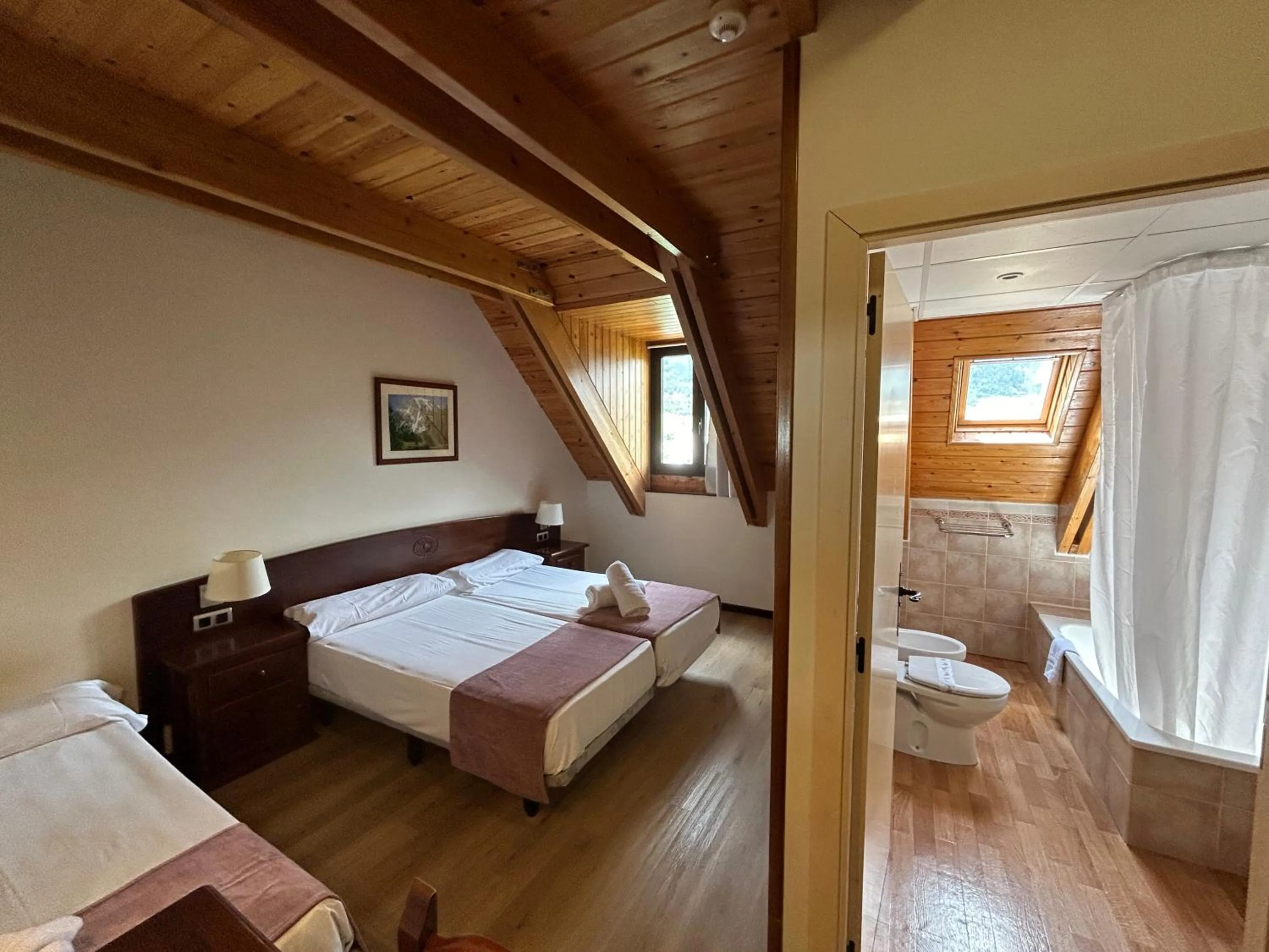 Bed in Hotel Romànic