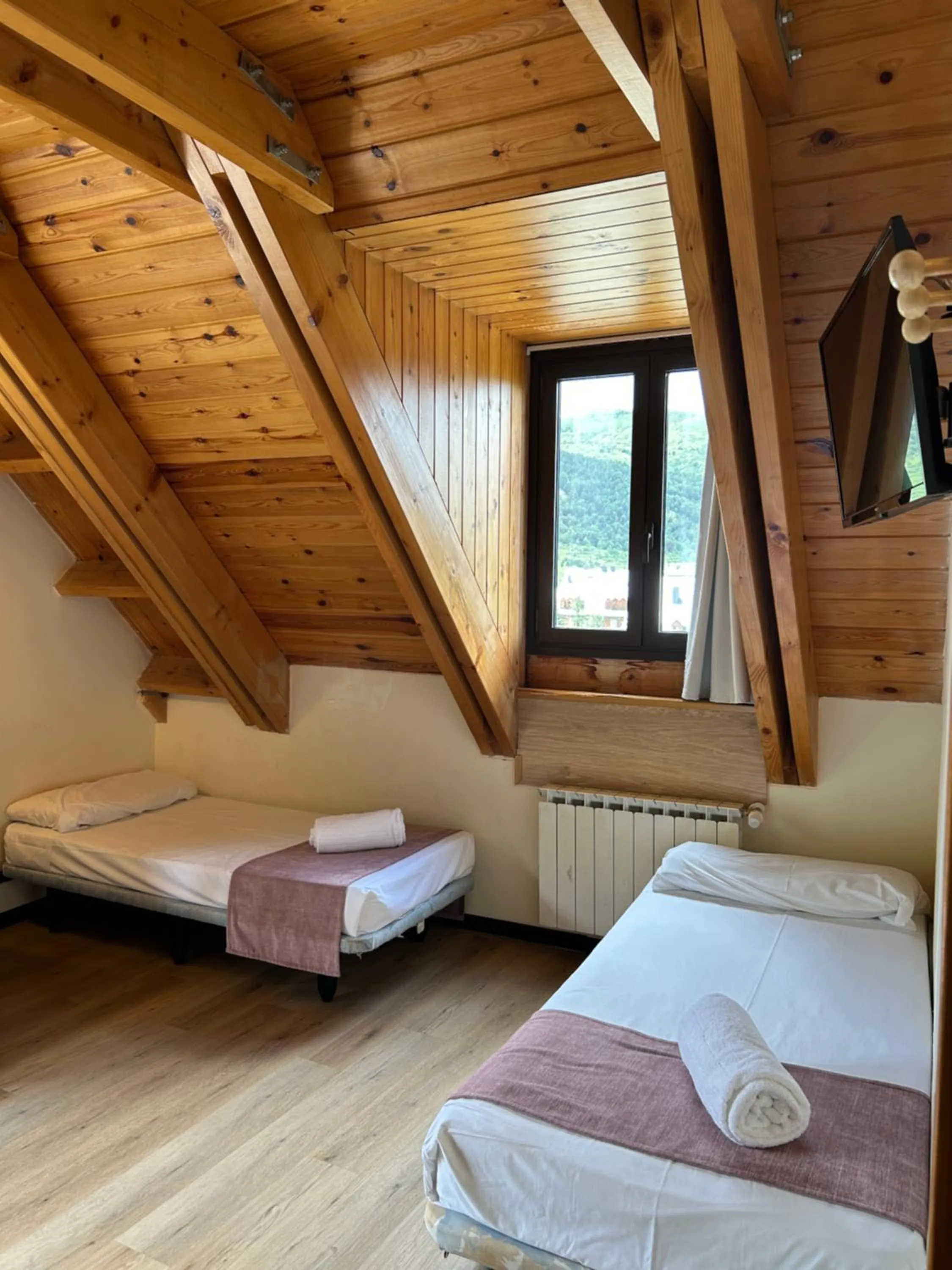 Bed in Hotel Romànic