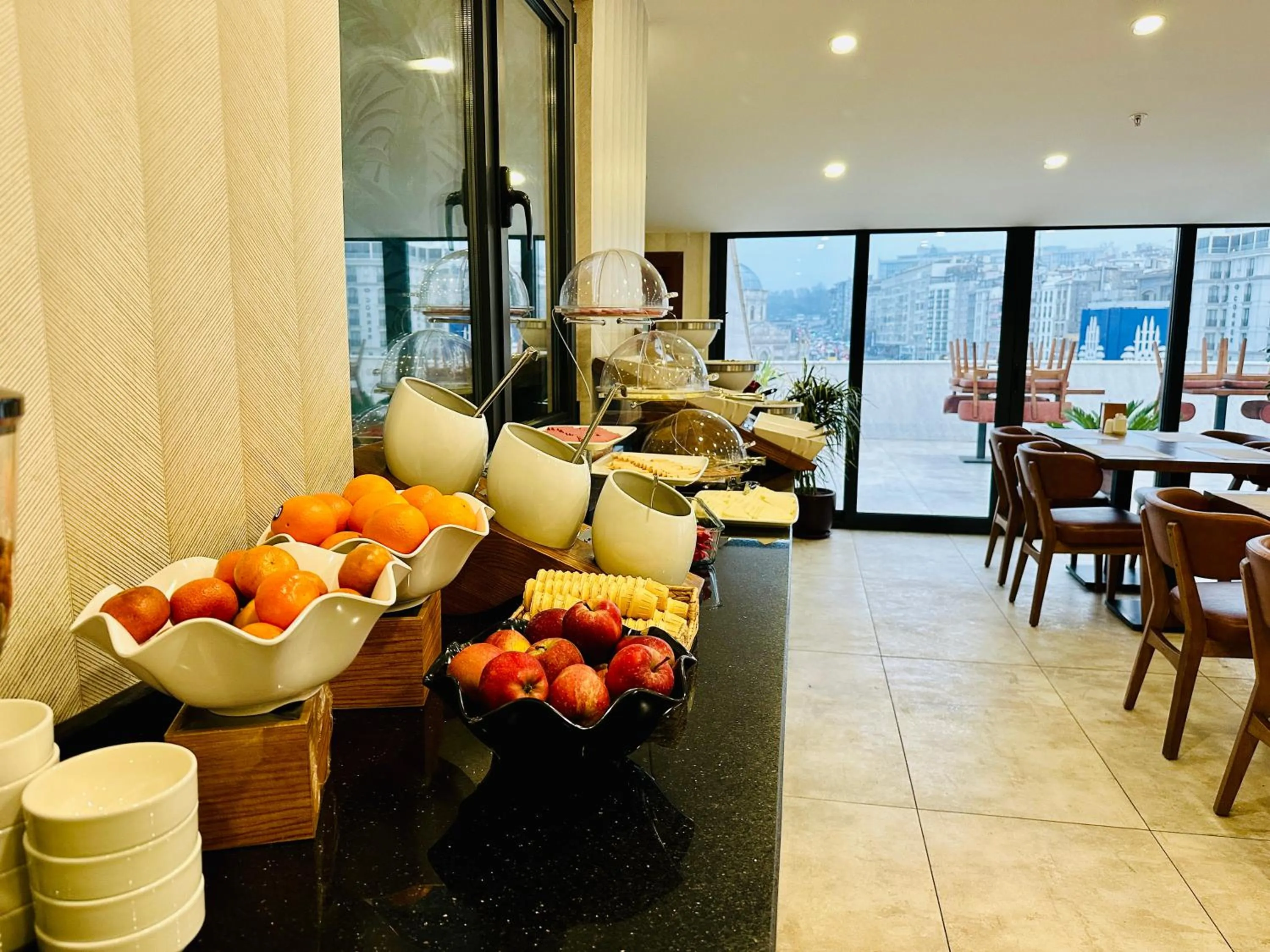 Restaurant/places to eat in Istanbul Midpoint Hotel