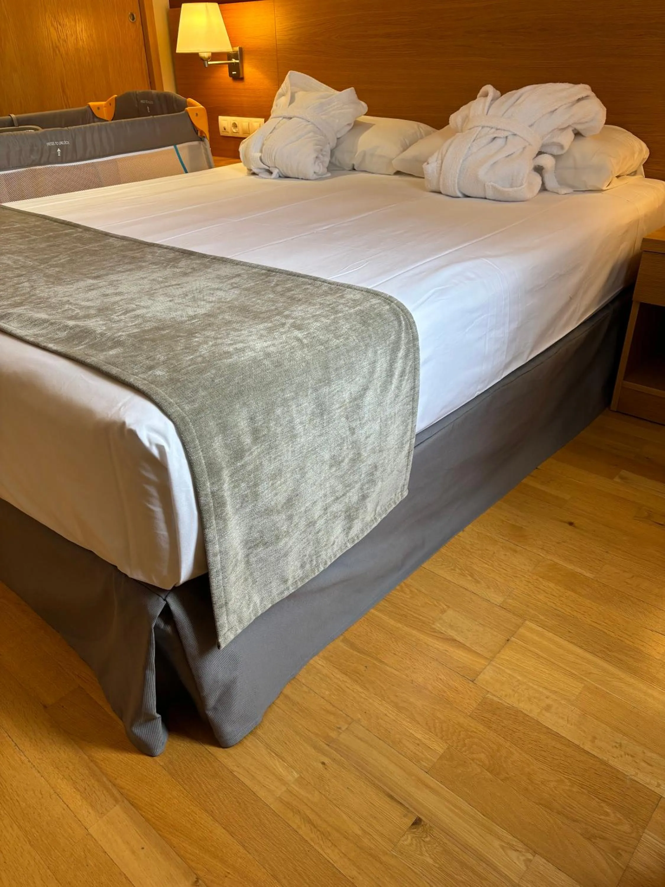 Bed in Aparthotel Siente Boí & SPA