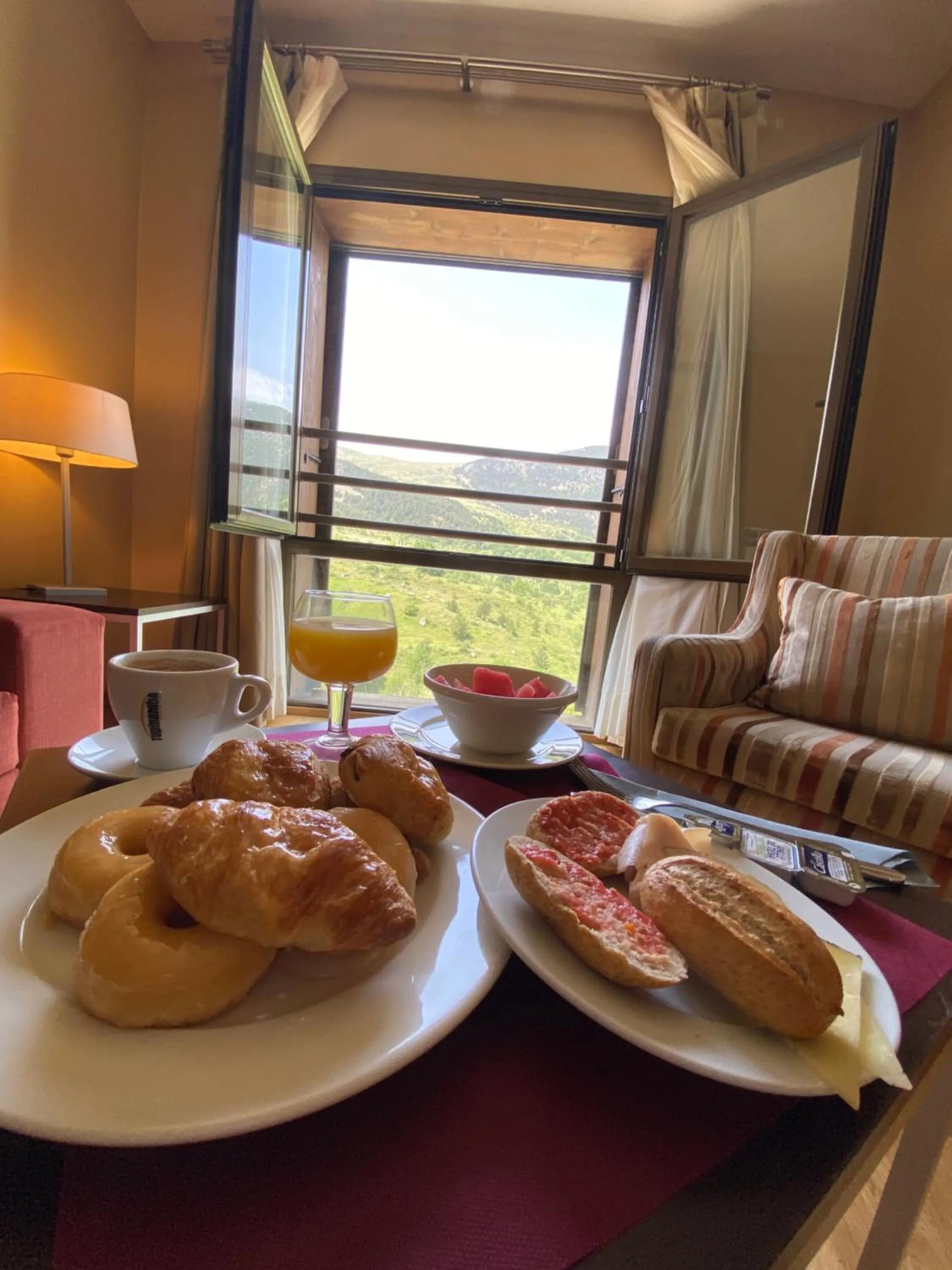 Continental breakfast in Aparthotel Siente Boí & SPA