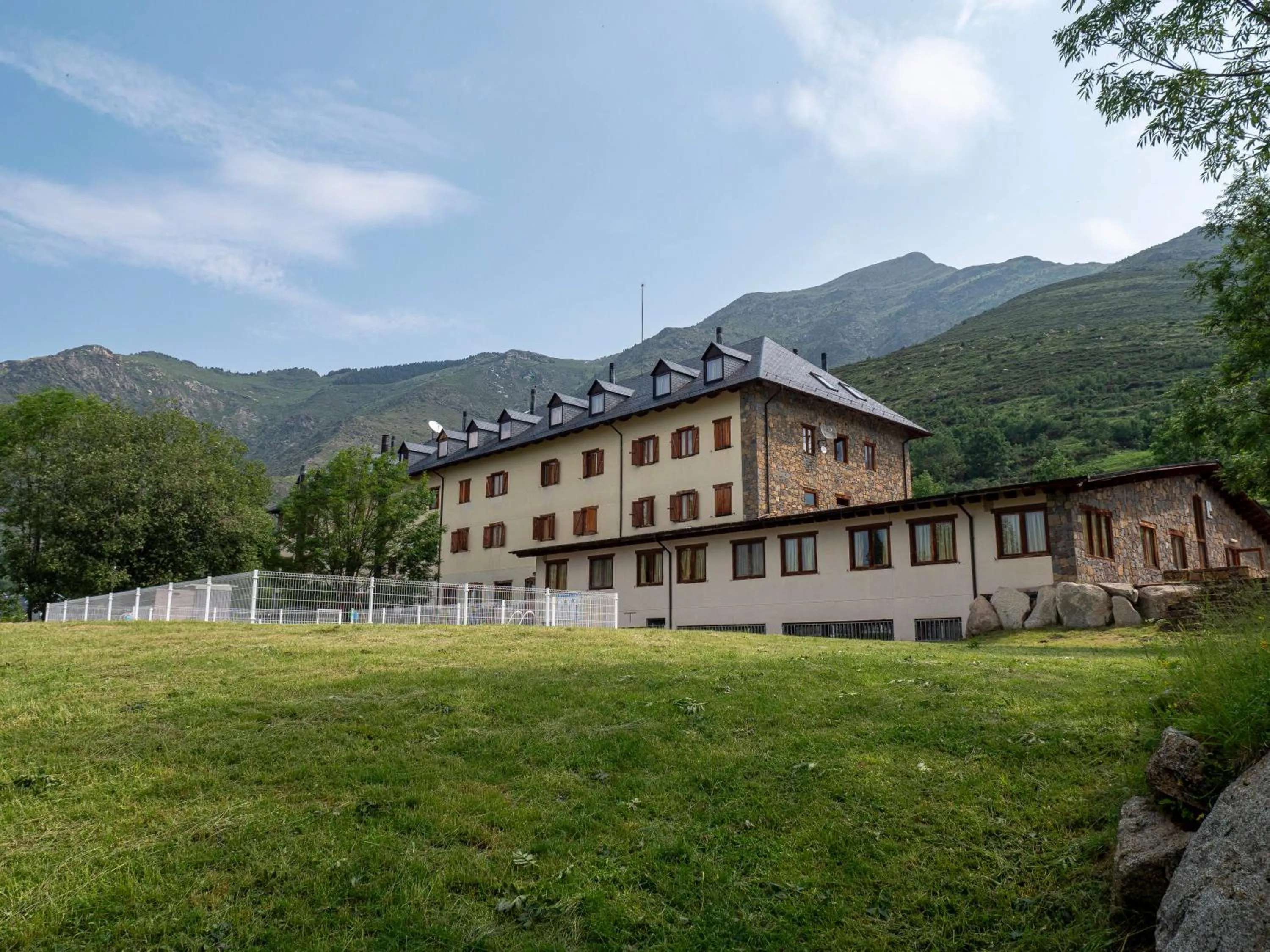 Property building in Hotel Taüll