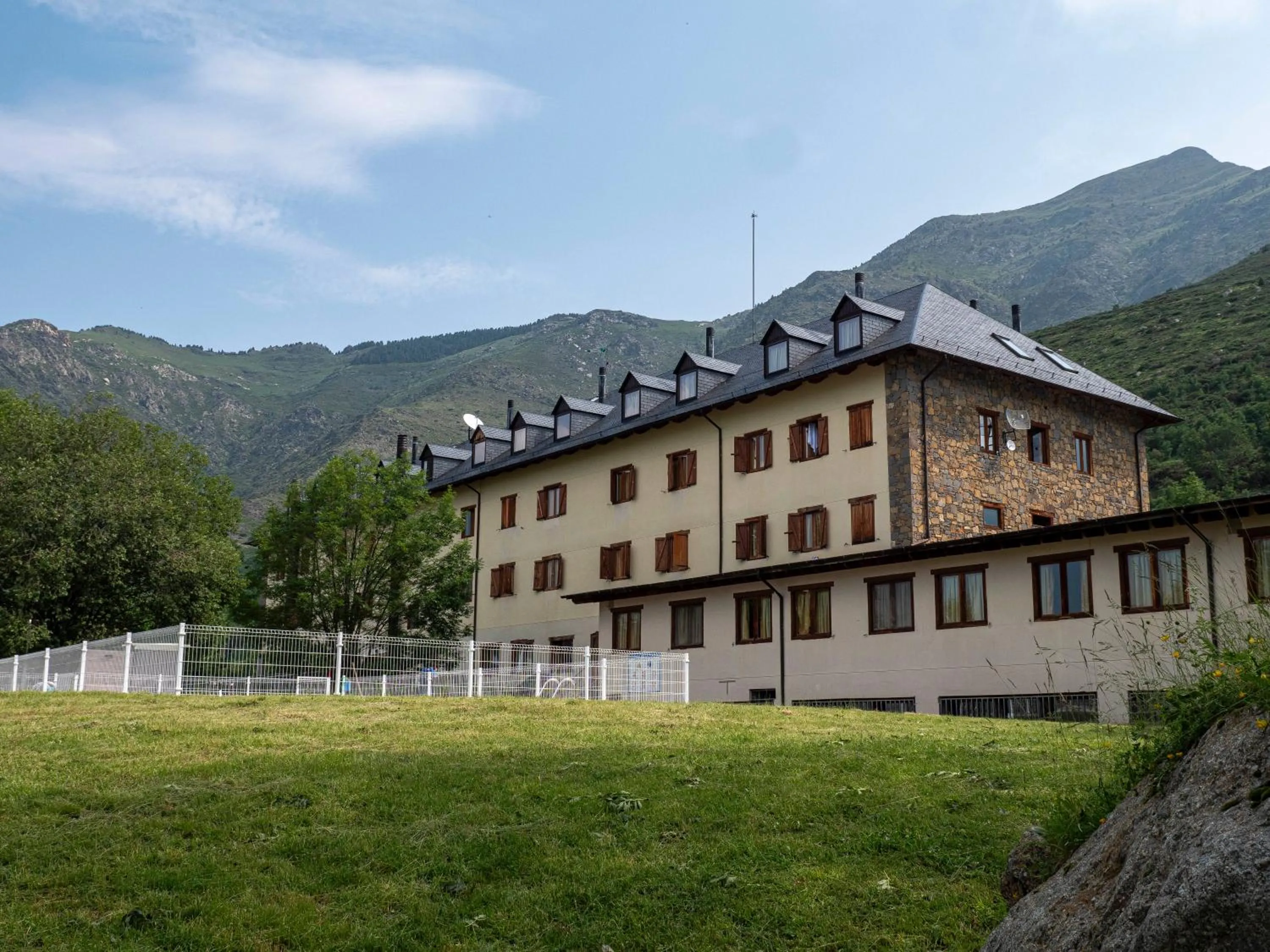 Property building in Hotel Taüll