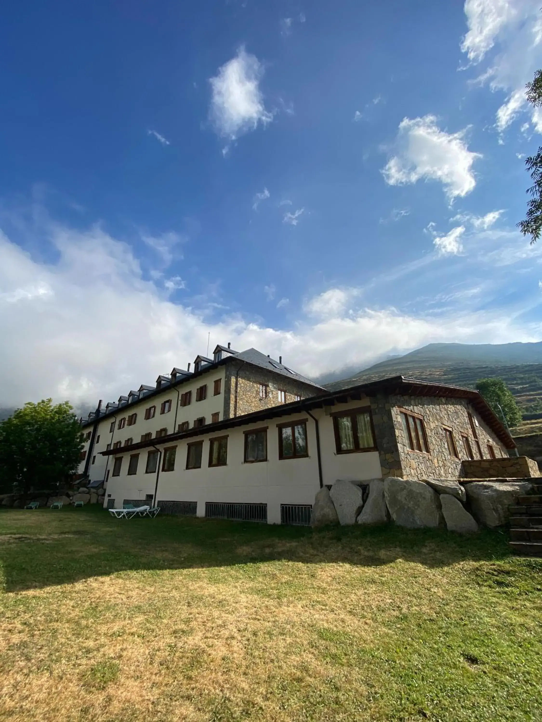 Property building in Hotel Taüll Property building in Hotel Taüll