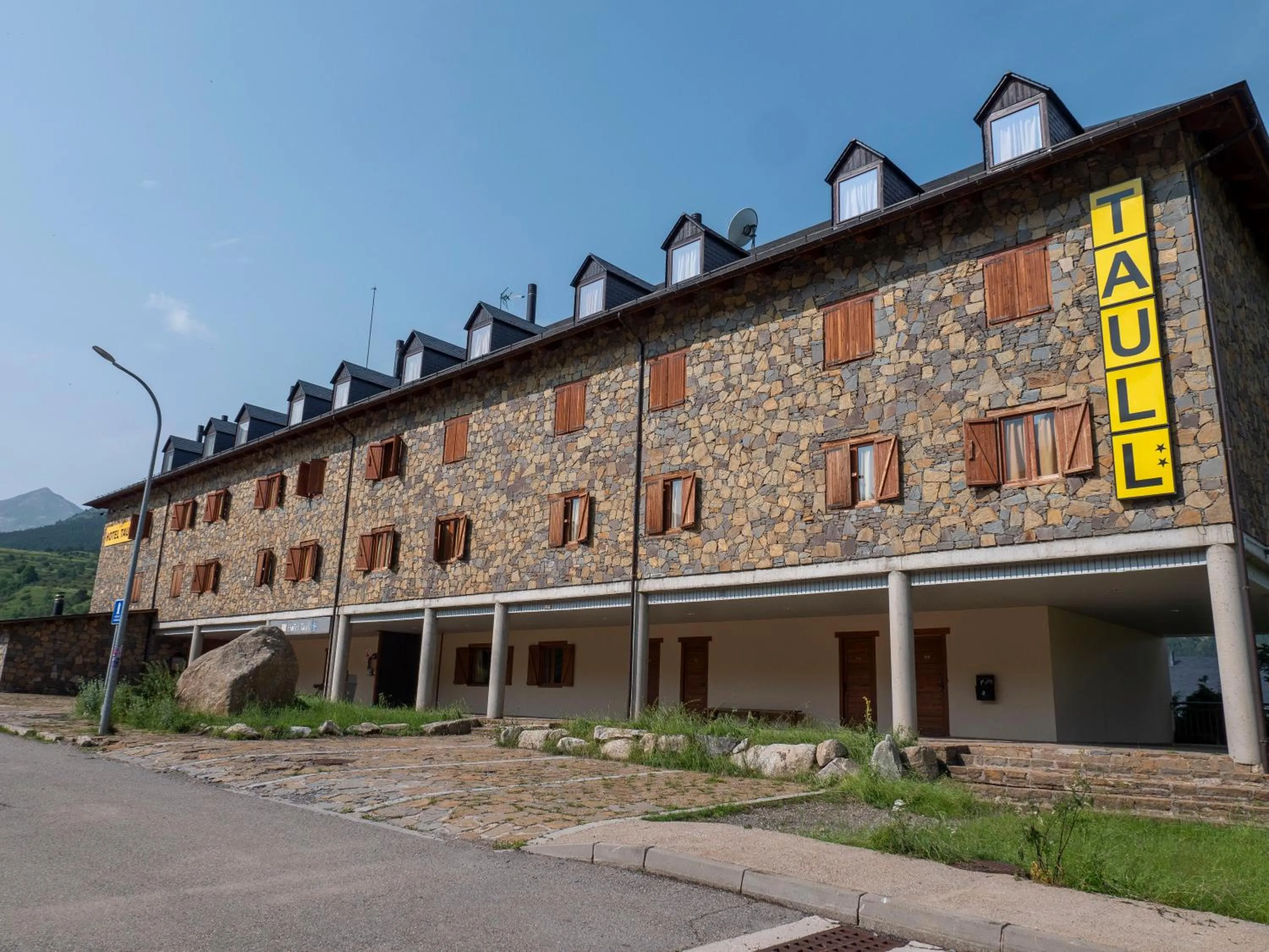 Property building in Hotel Taüll