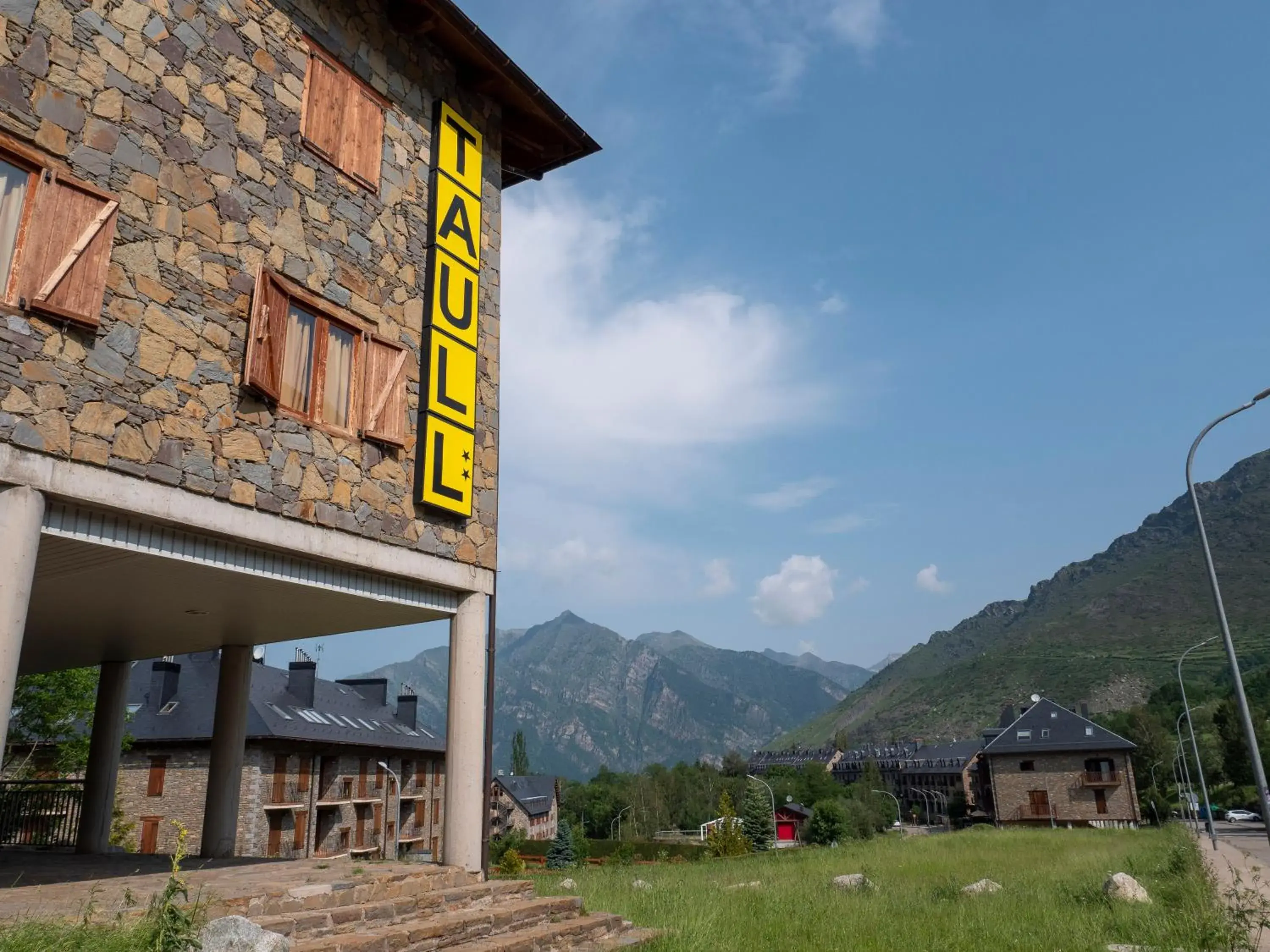 Property building in Hotel Taüll Property building in Hotel Taüll