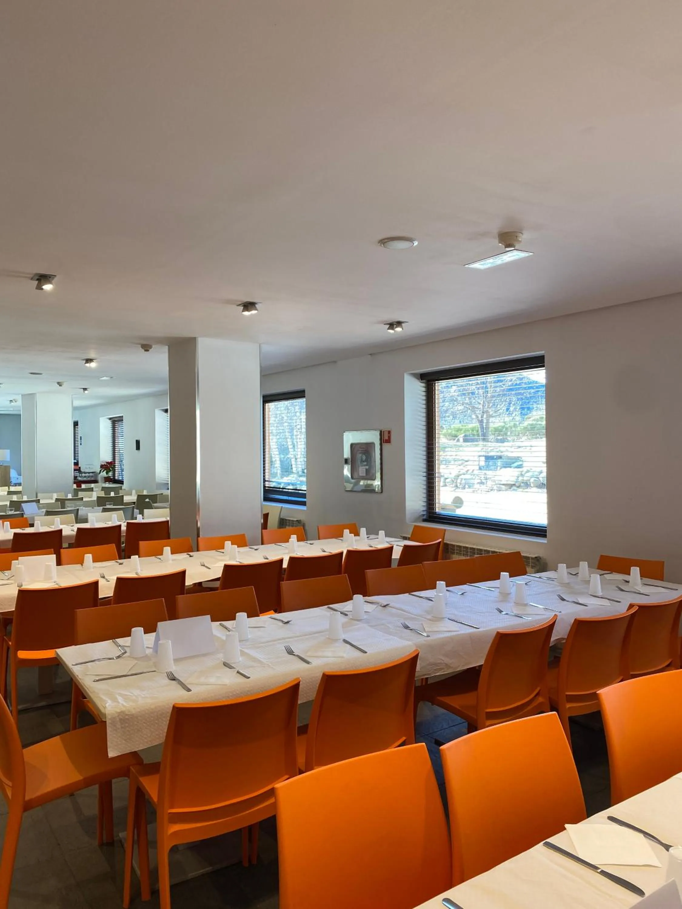 Restaurant/places to eat in Apartamentos La Solana