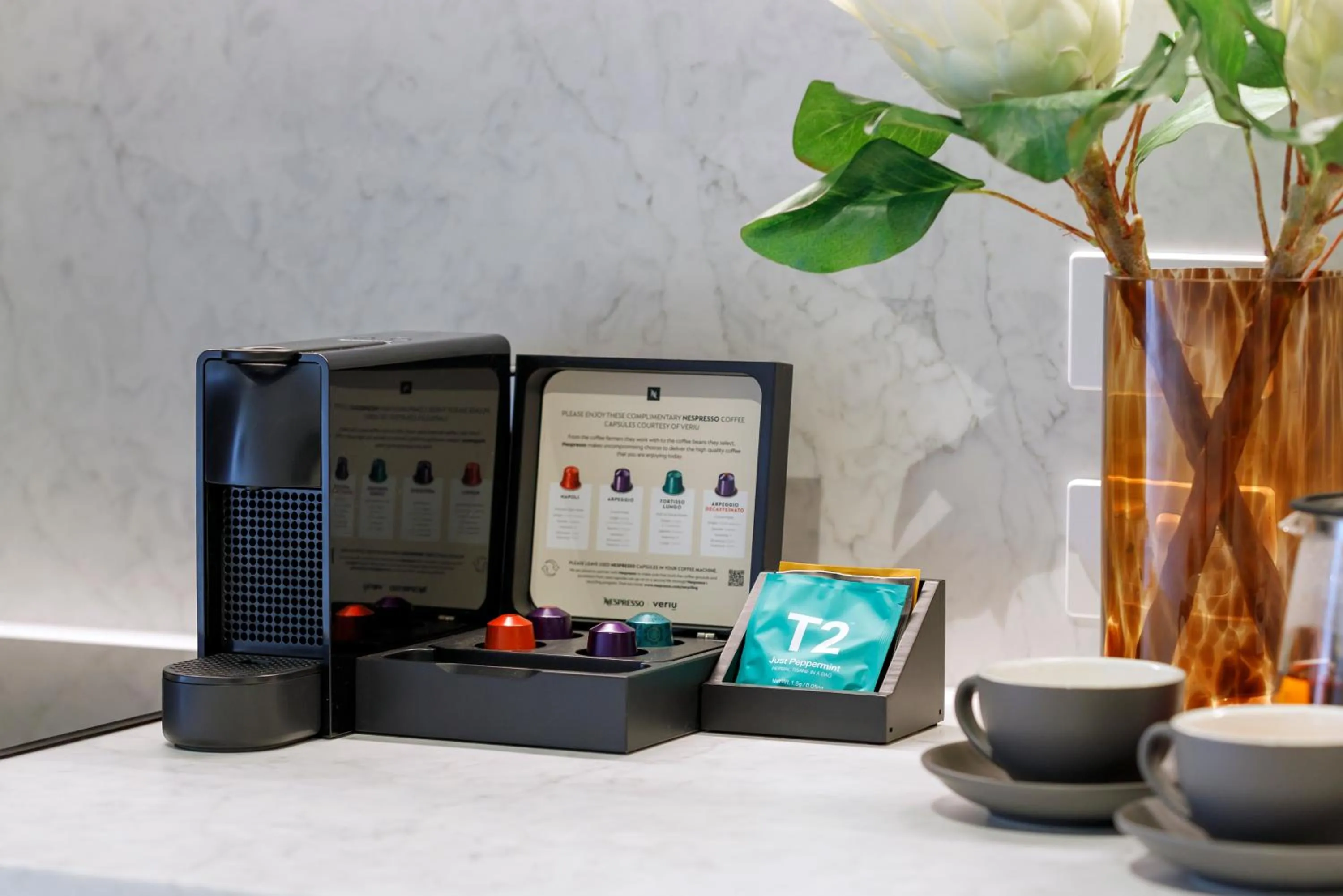 Coffee/tea facilities in Veriu Collingwood