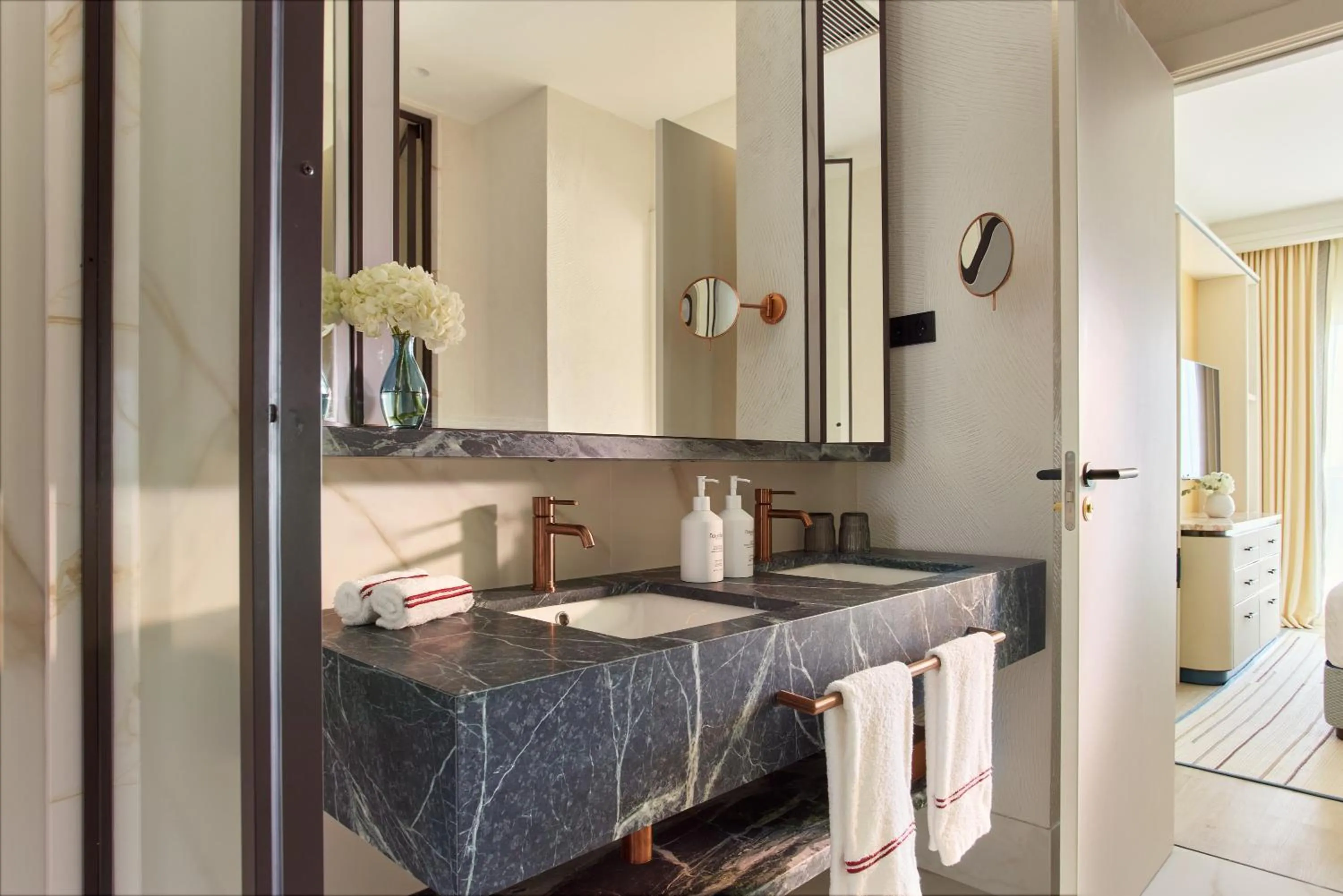 Bathroom in Don Carlos Marbella