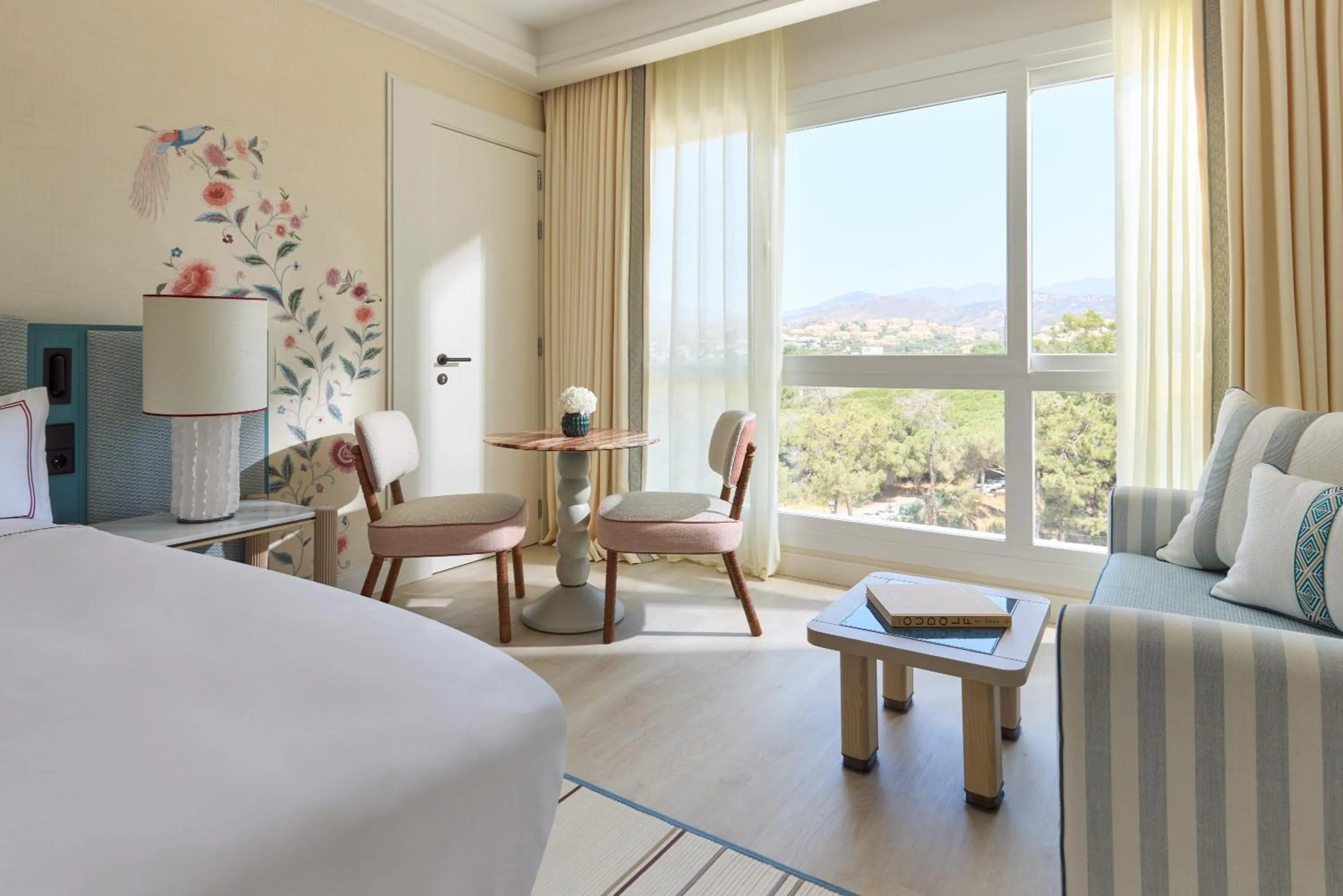 Photo of the whole room, Bed in Don Carlos Marbella