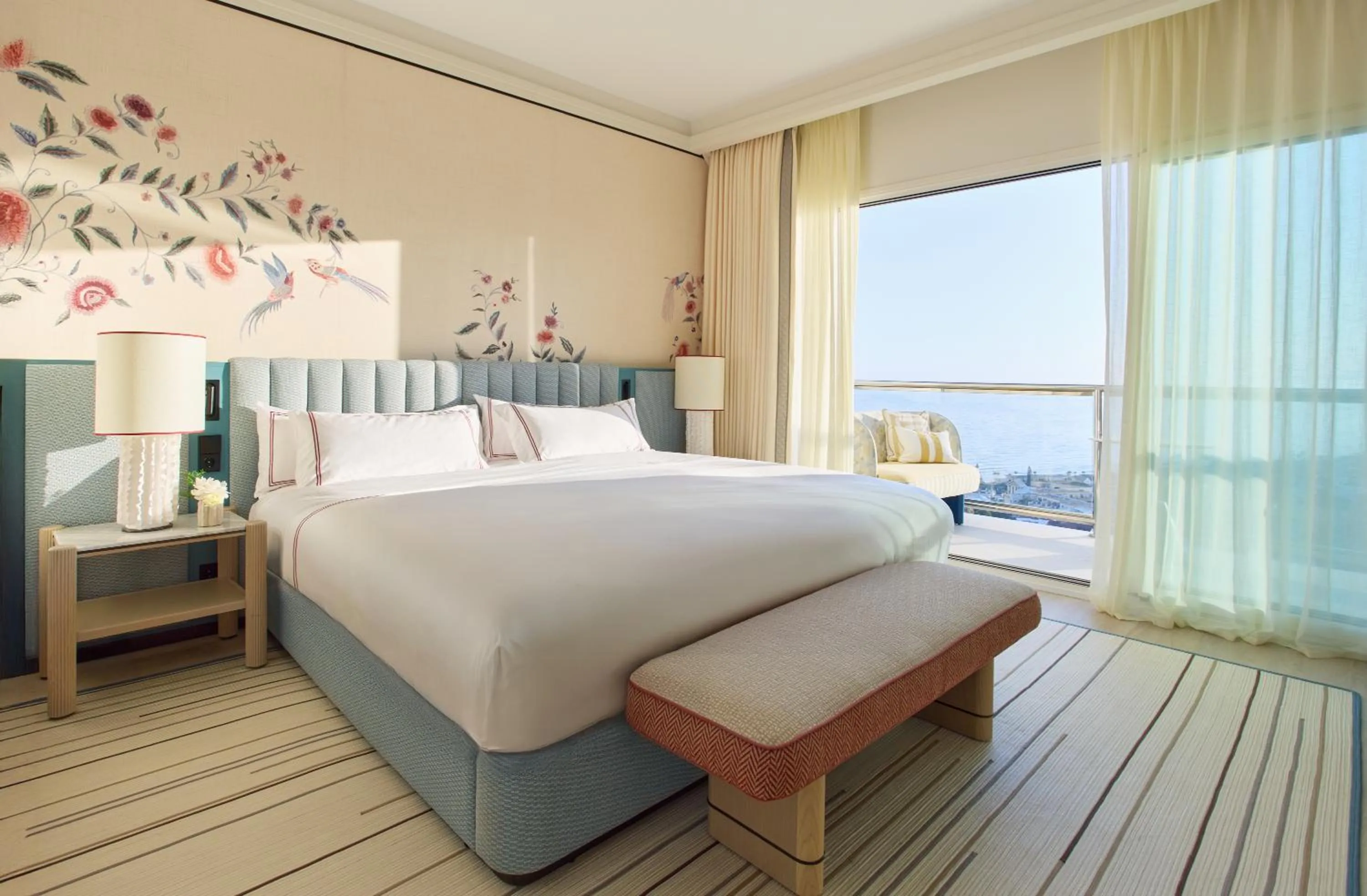 Photo of the whole room, Bed in Don Carlos Marbella