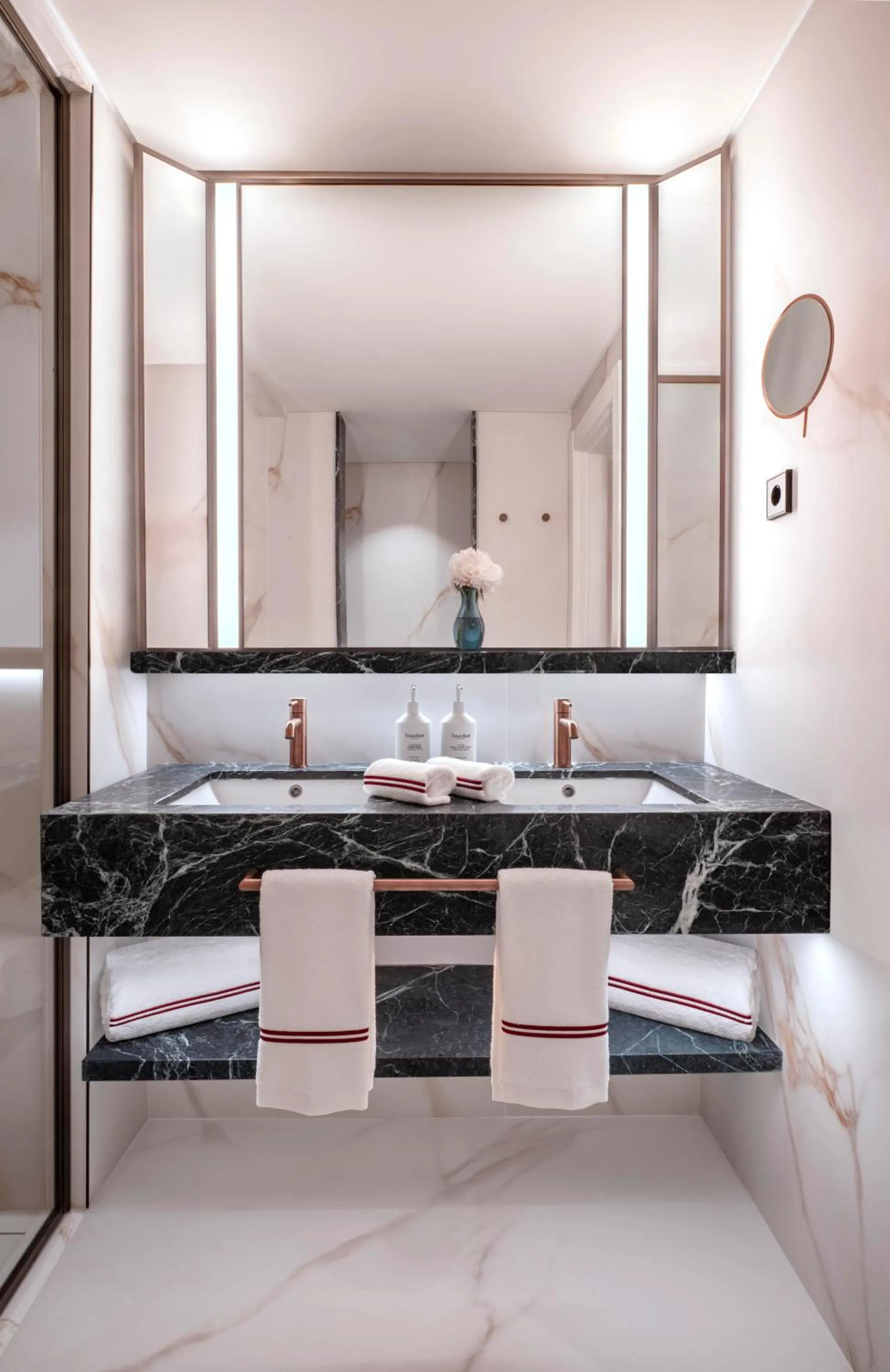 Bathroom in Don Carlos Marbella