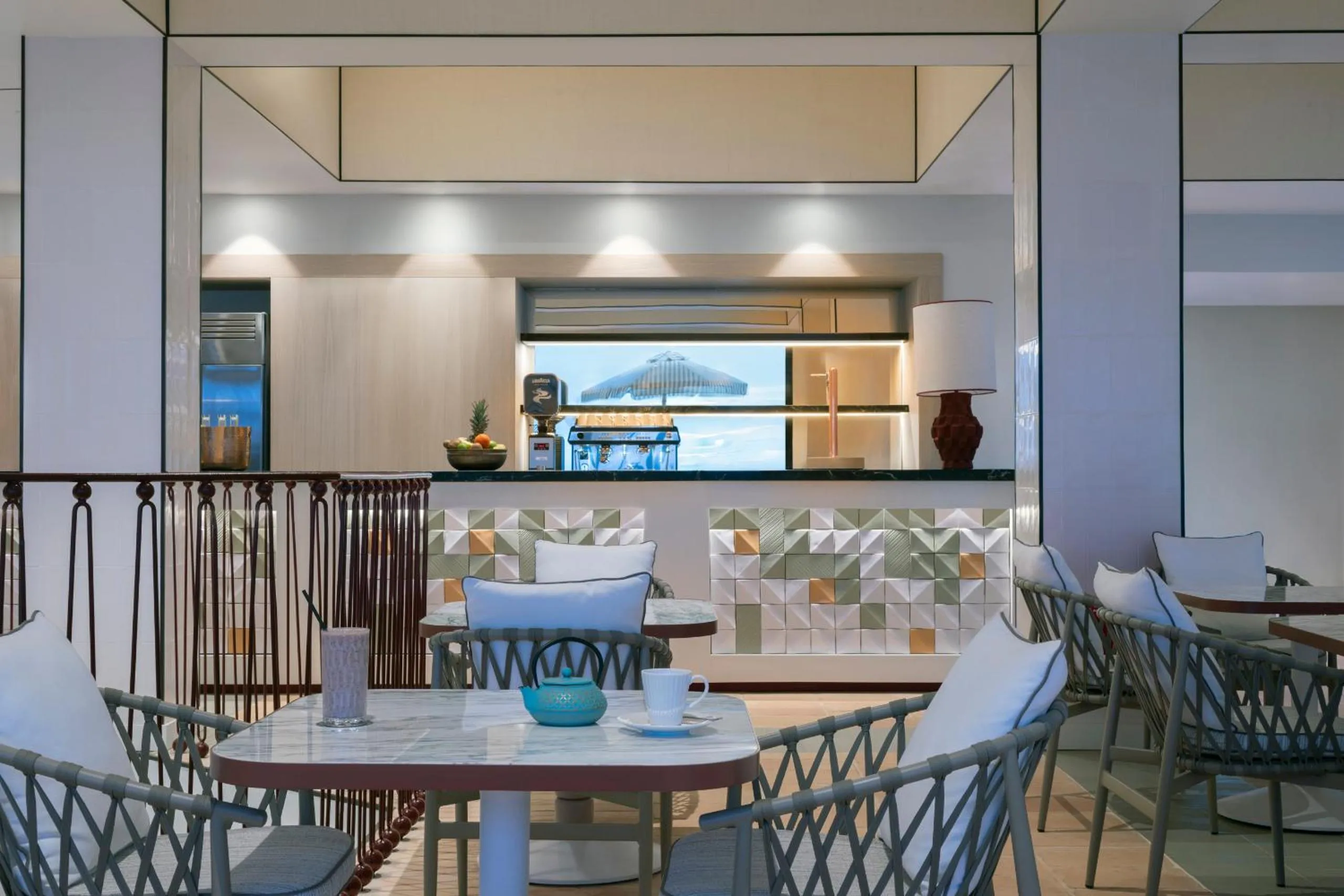 Restaurant/places to eat in Don Carlos Marbella