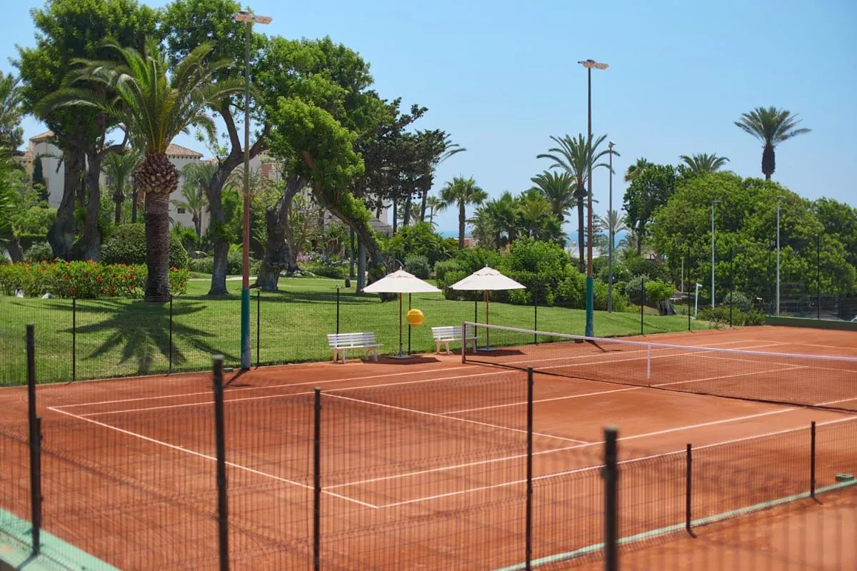 Tennis court in Don Carlos Marbella